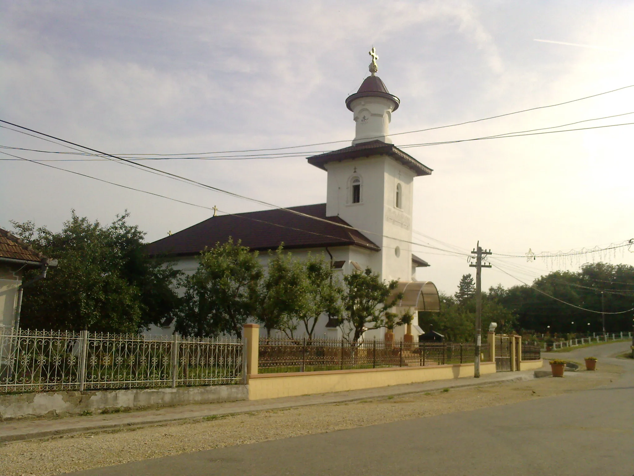 Photo showing: Biserica ortodoxă din Meseşenii de Jos, judeţul Sălaj