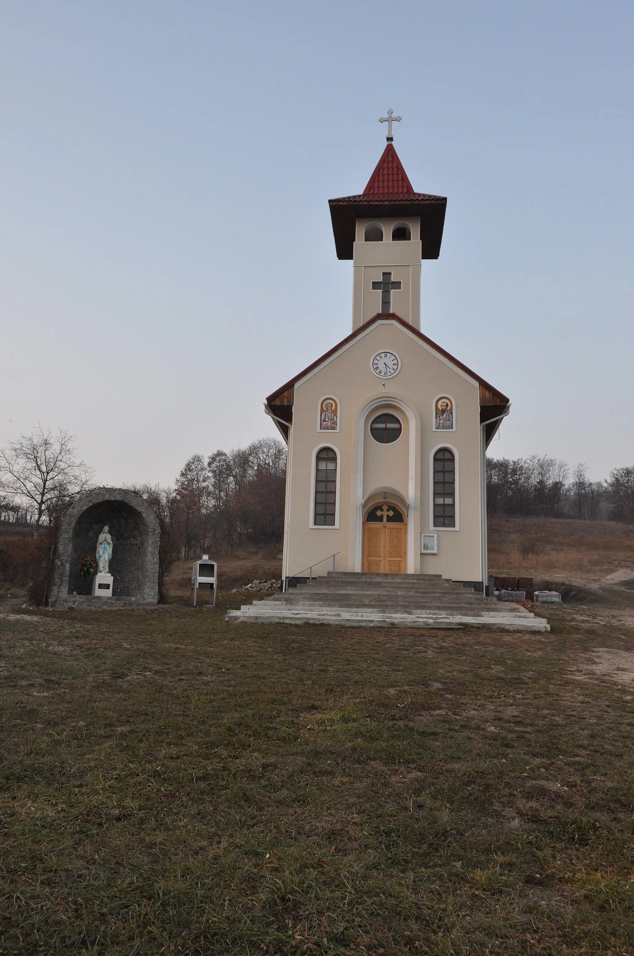 Photo showing: Saints Peter and Paul church, Păușa, Sălaj county, Romania