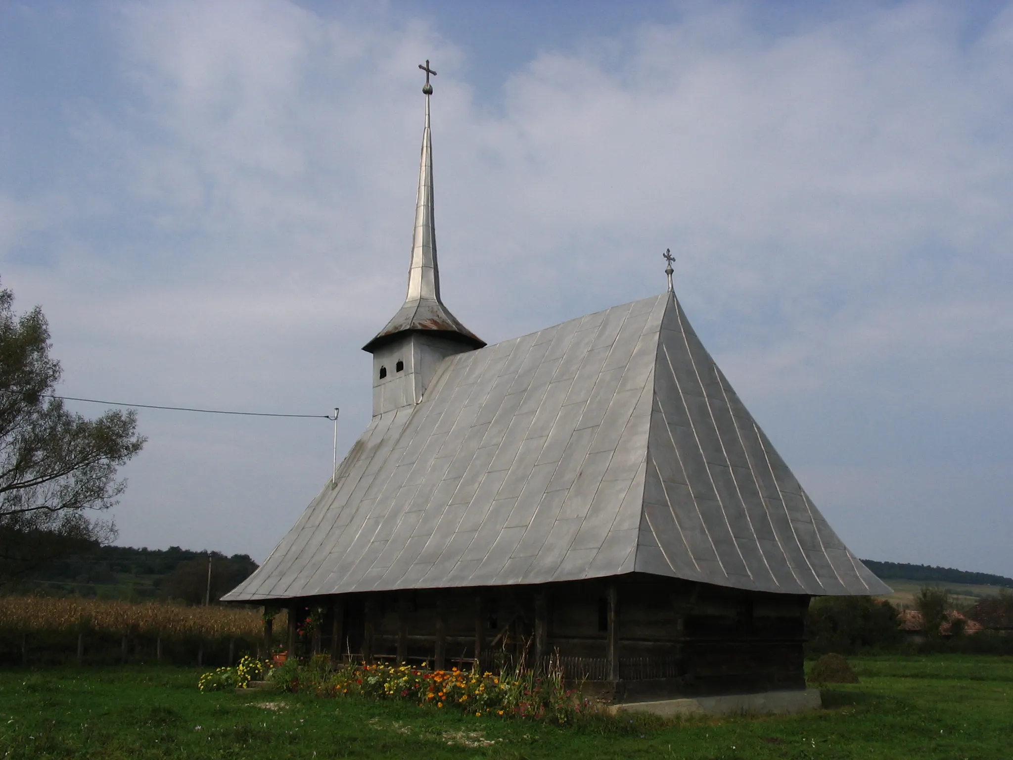 Photo showing: Biserica de lemn din Romita, judeţul Sălaj.
Autor: Bogdan Ilieş

Data: octombrie 2005
