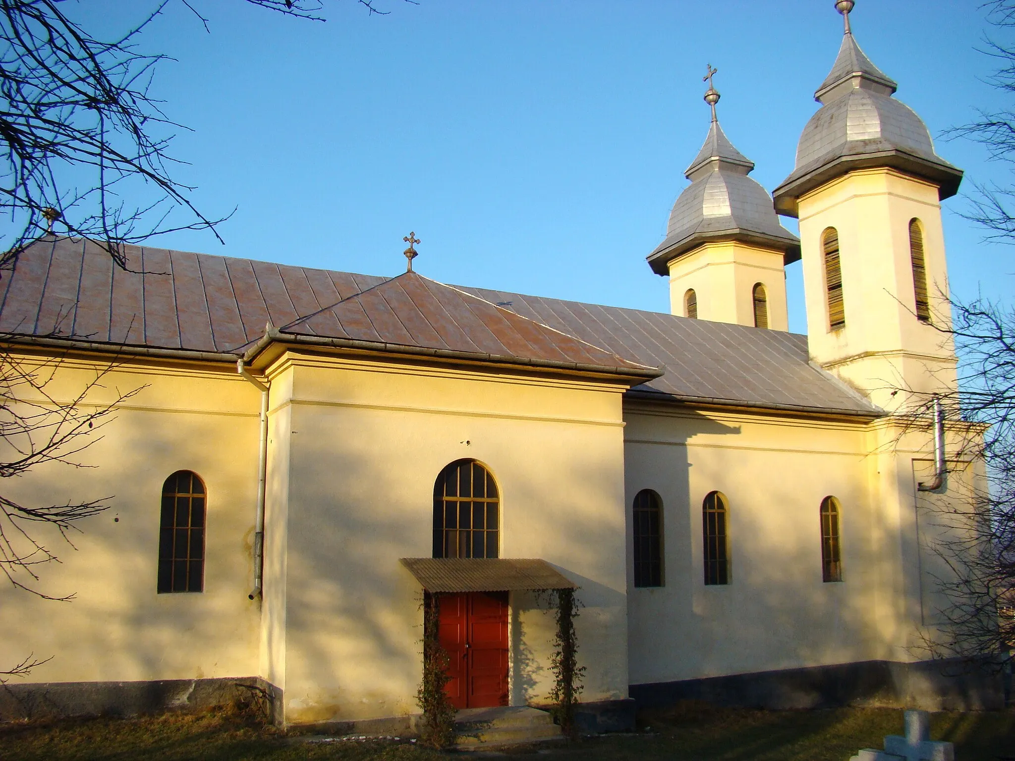Photo showing: Biserica ortodoxă nouă din Sânmihaiu Almașului, județul Sălaj