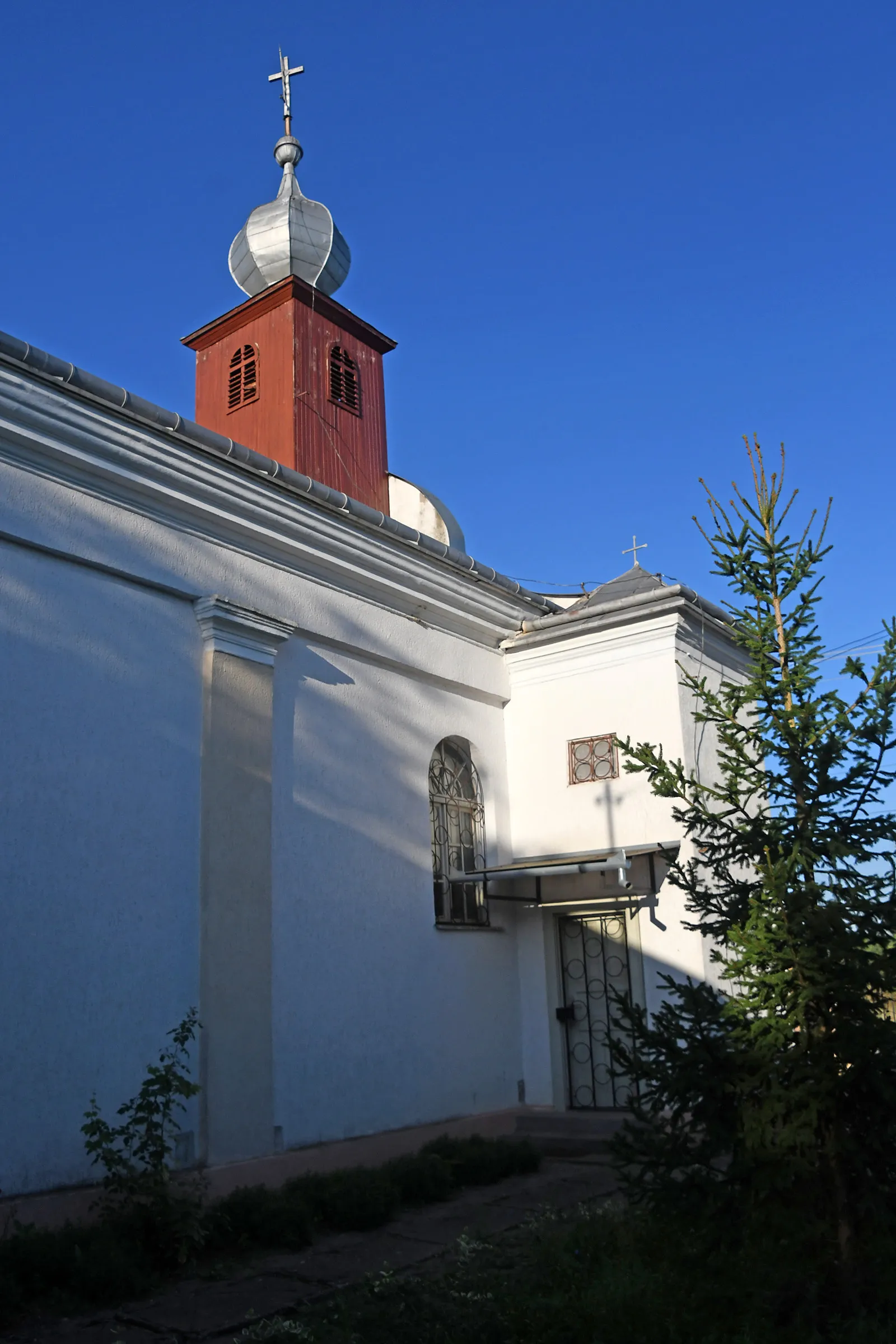 Photo showing: Roman Catholic church in Ghilvaci, Romania