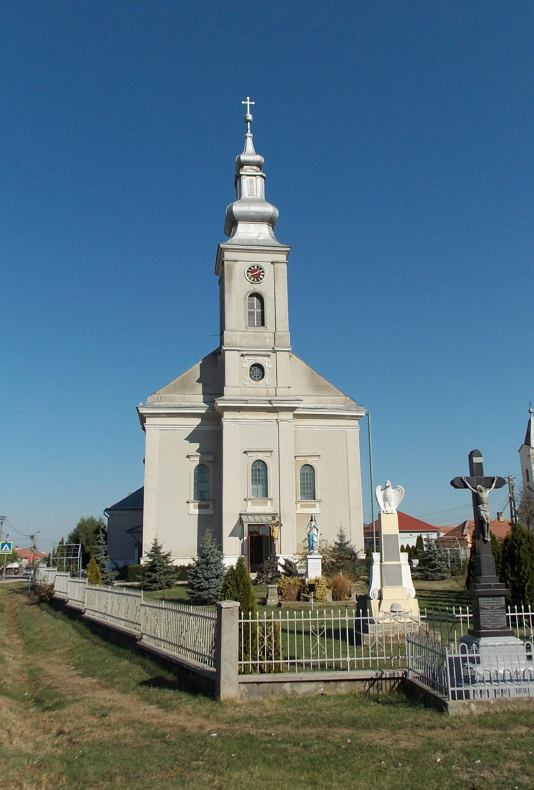 Photo showing: "St. Elisabeth" Church, Petresti, Satu-Mare county, Romania