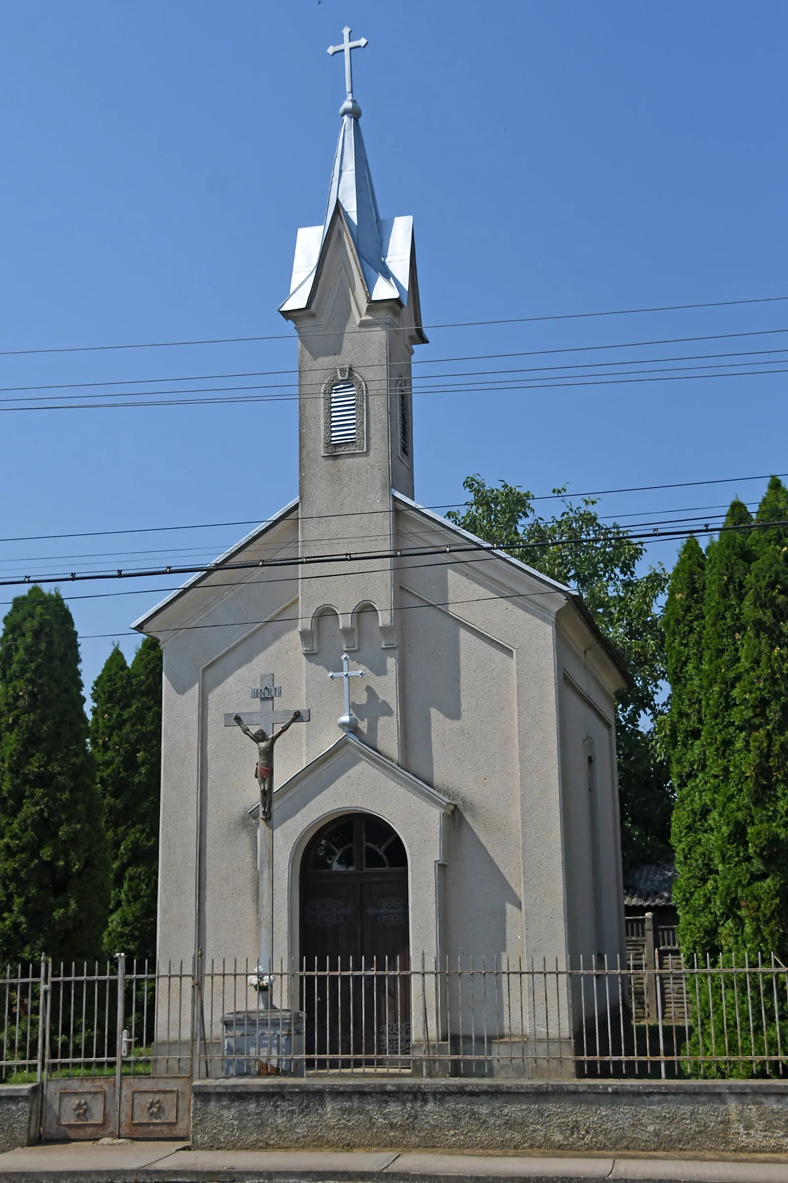 Photo showing: Saint John of Nepomuk chapel in Petrești, Satu Mare, Romania
