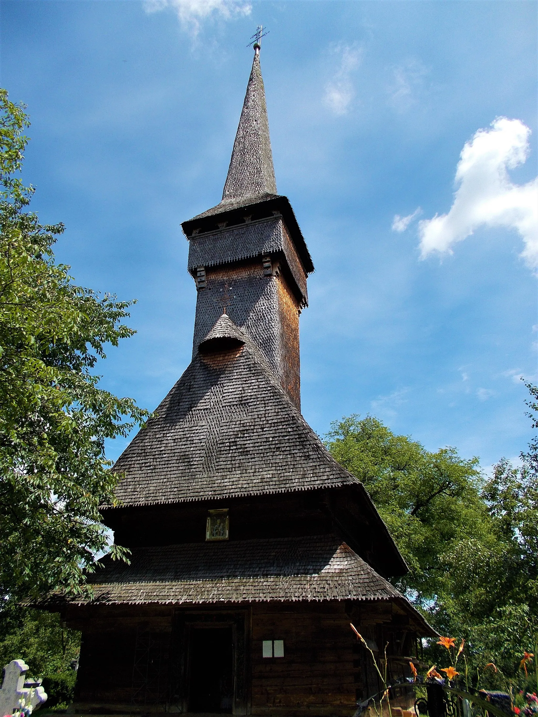 Photo showing: Wooden church in Desești, Maramureș County, Romania
