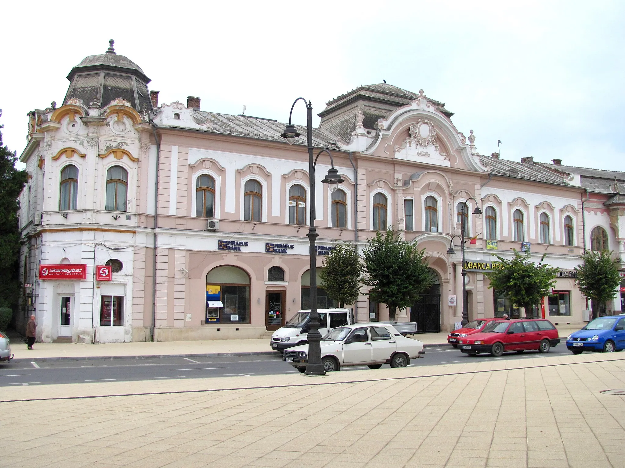 Photo showing: 15 Republicii Square