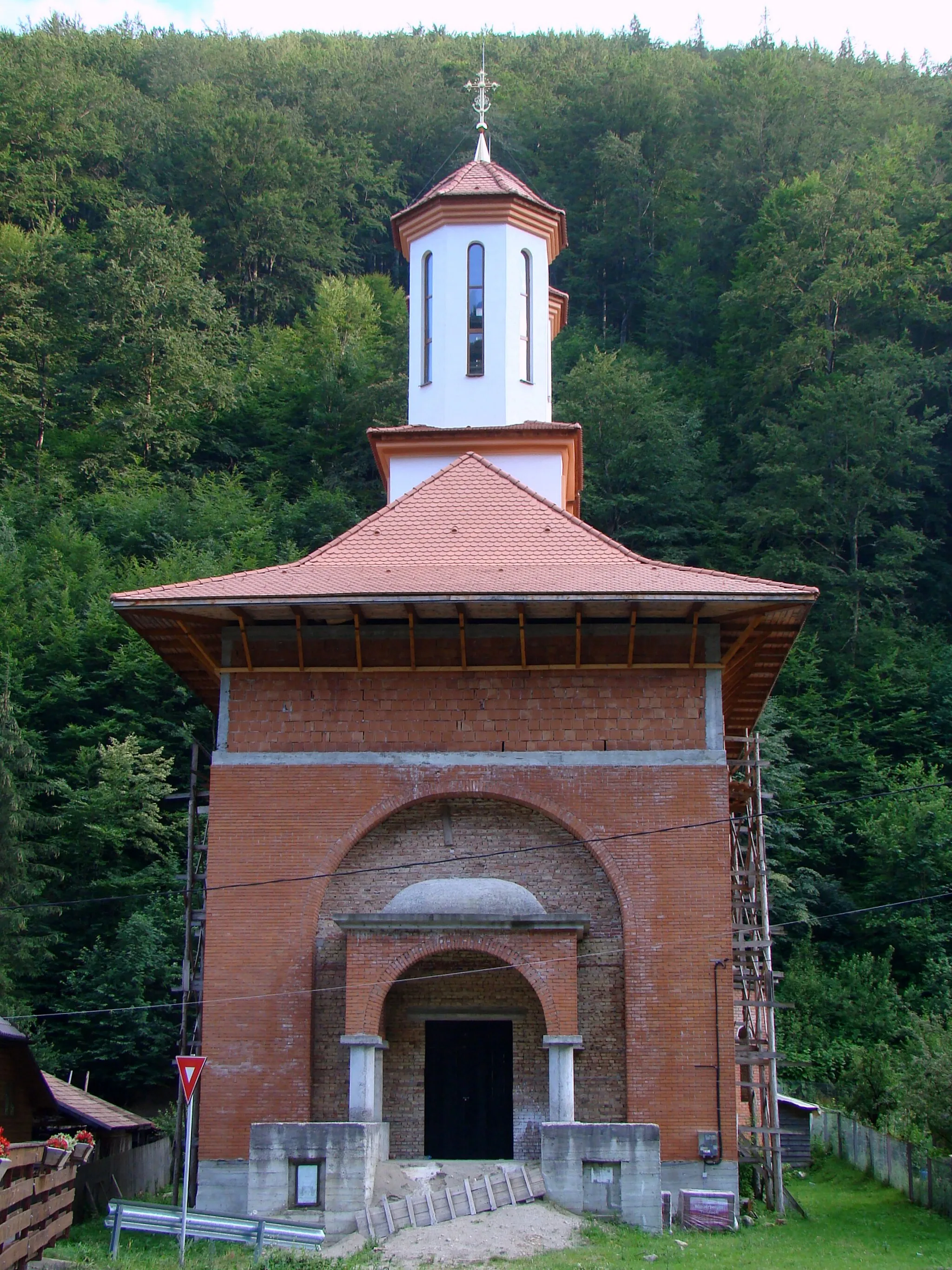 Photo showing: Saint Nicholas church in Valea Ierii, Cluj County, Romania