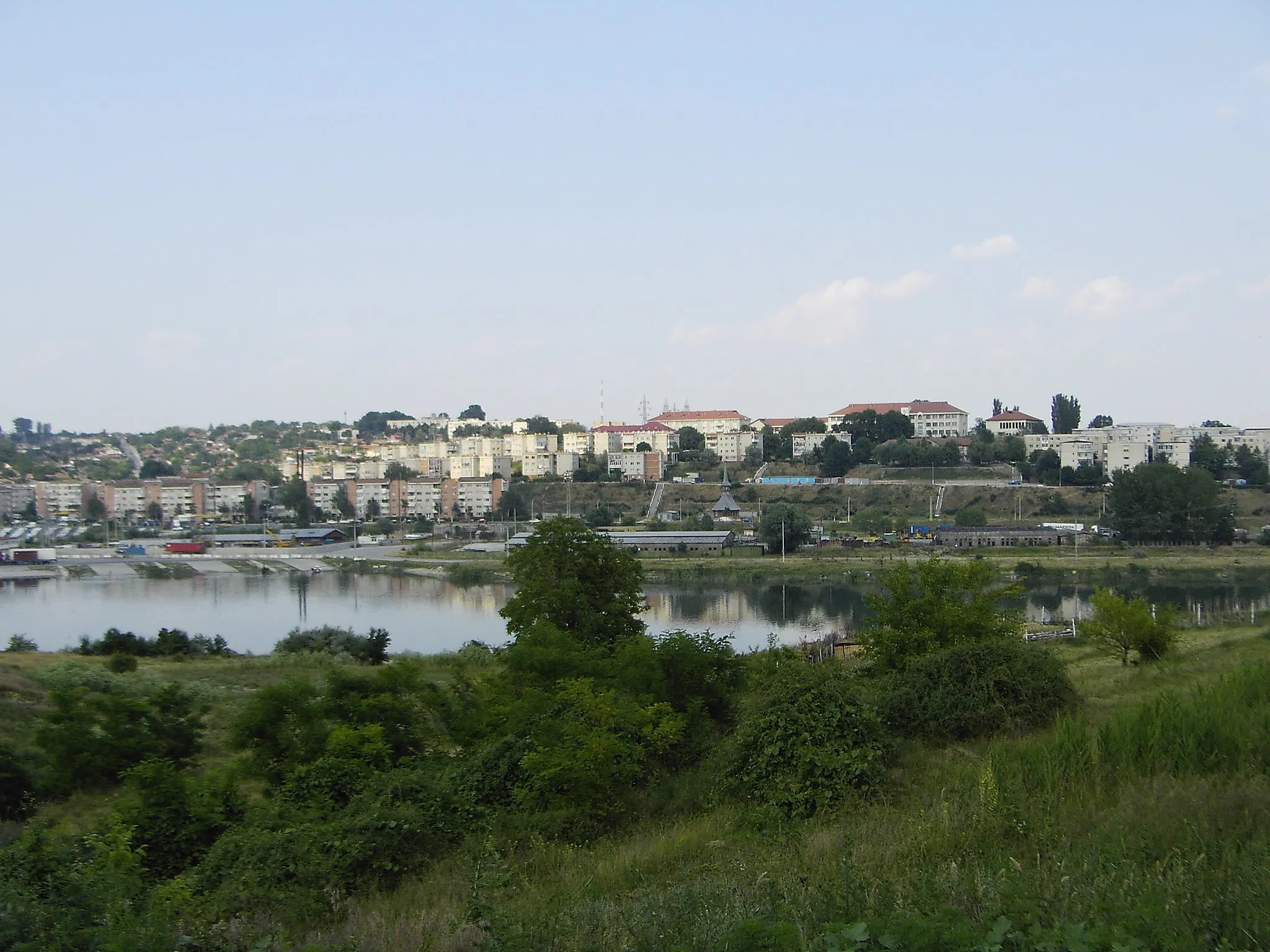 Photo showing: Romanian town Cernavodă and the Danube-Black Sea canal (central view). Own picture, author Zlatko Krastev.