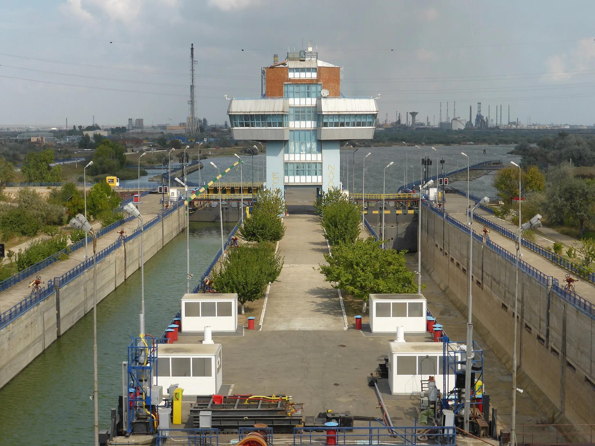 Photo showing: Die Schleuse Năvodari im Donau-Schwarzmeer-Kanal.