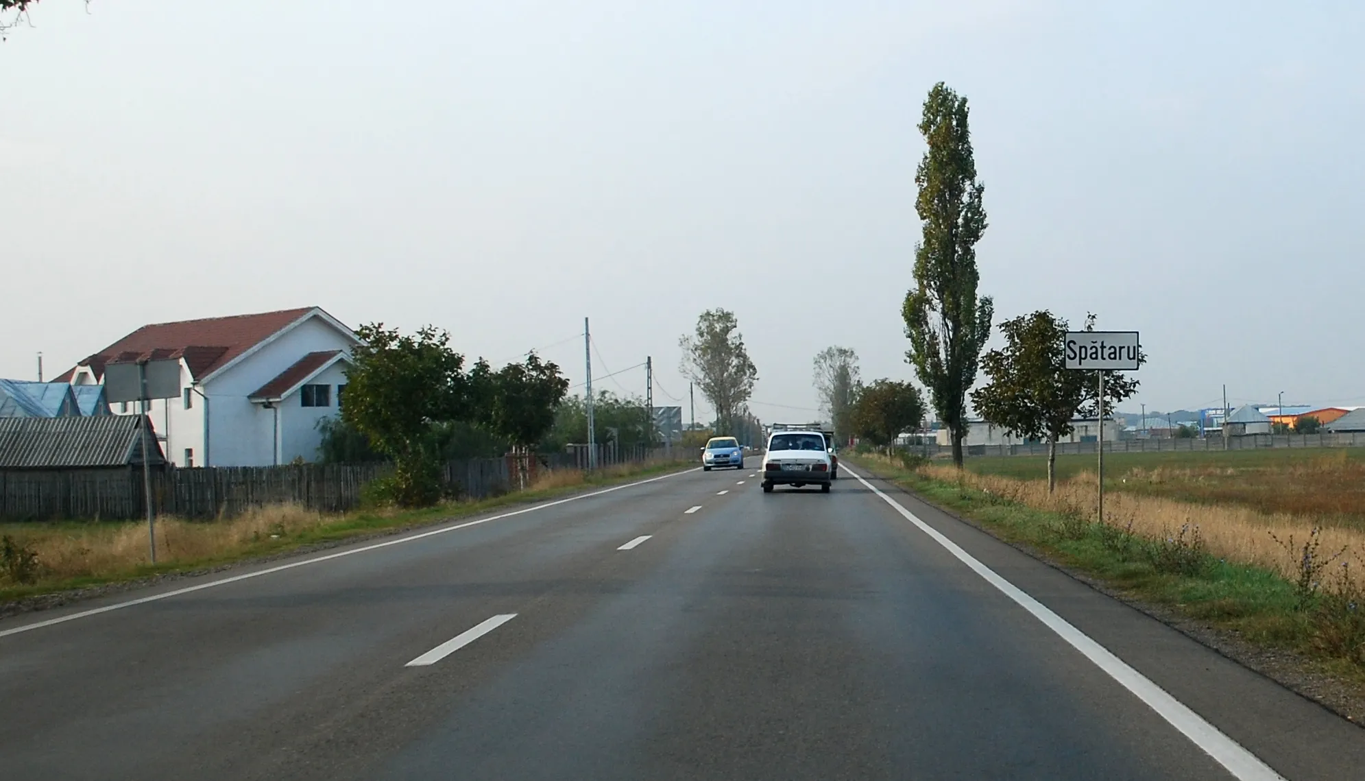 Photo showing: DN2B in Romania entering the village of Spătaru, Buzău County