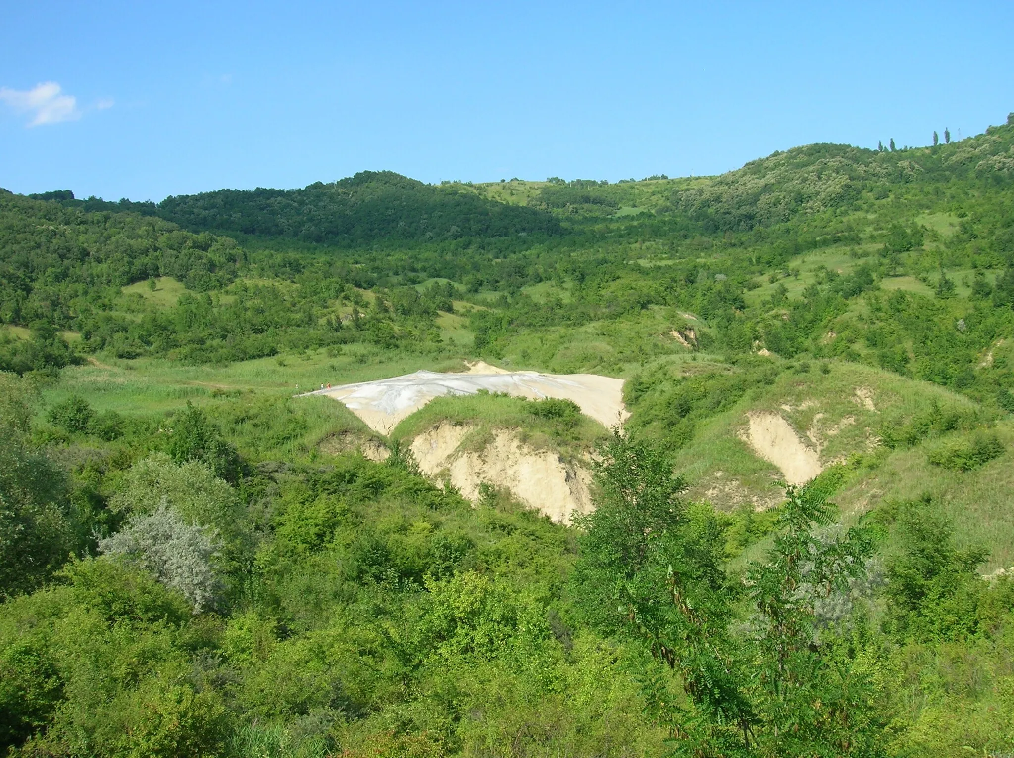 Photo showing: Near village Beciu (Scorţoasa commune)