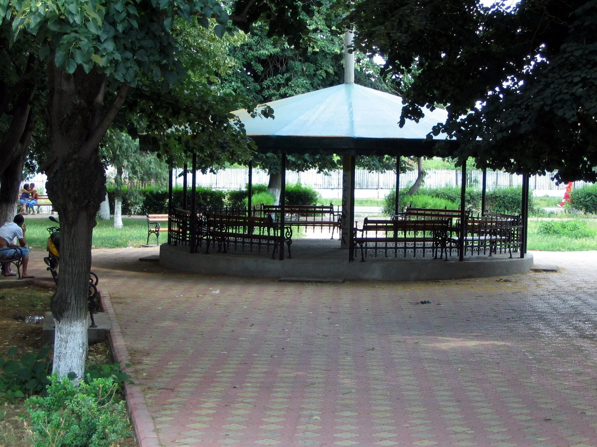 Photo showing: The park in Însurăţei, Brăila, Romania