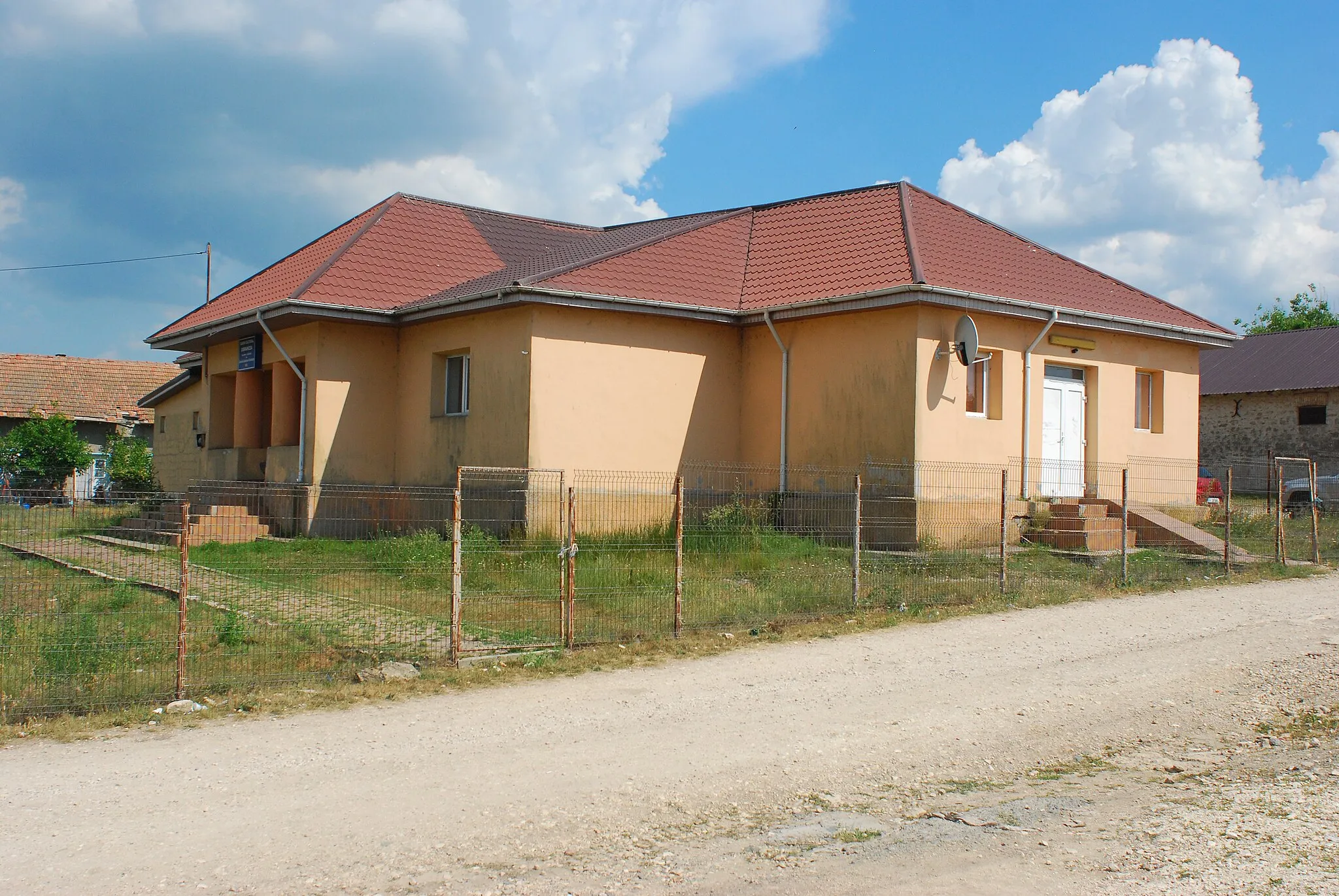 Photo showing: Cultural center in Osmancea, Constanța County, Romania