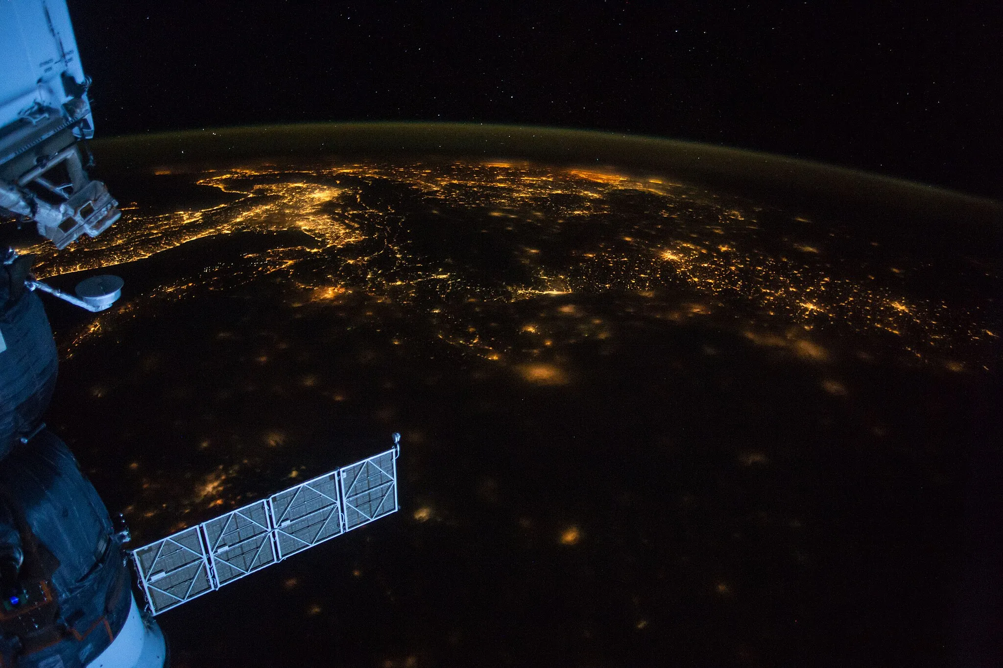 Photo showing: View of Earth taken during ISS Expedition 53.