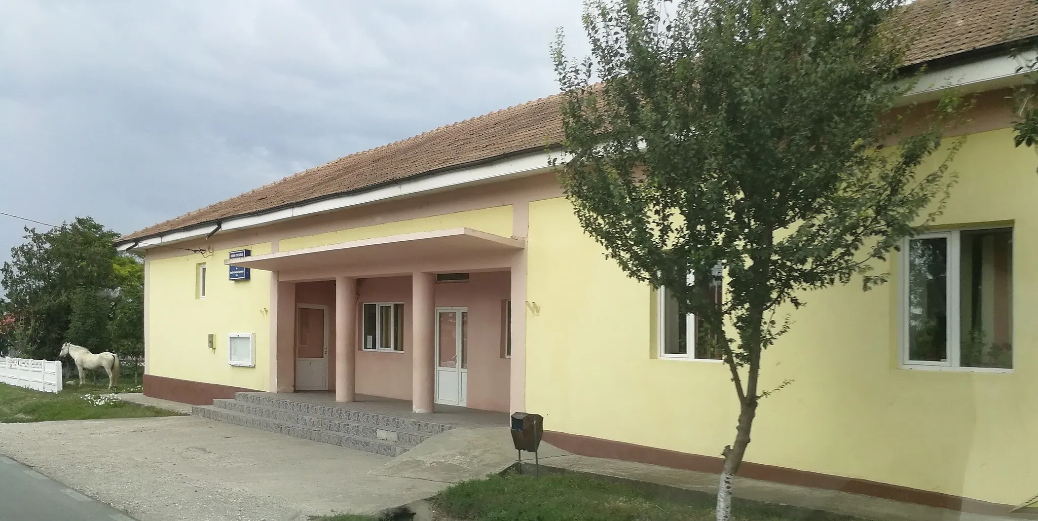 Photo showing: Cultural center in Ciocârlia de Sus, Constanța County, Romania