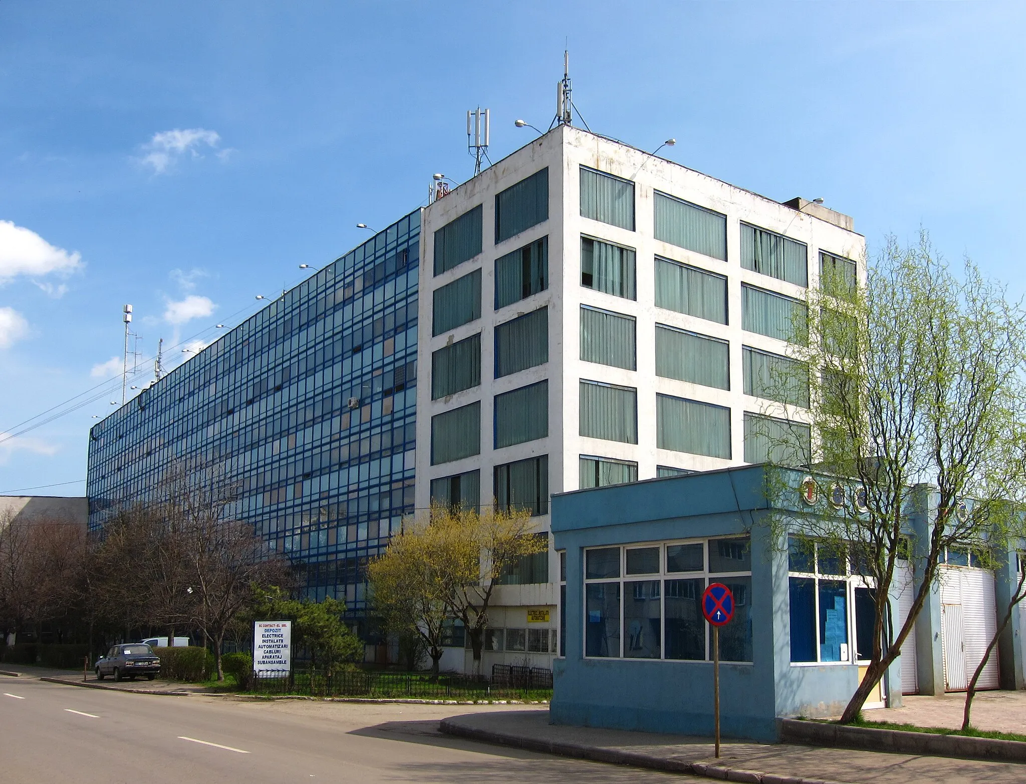 Photo showing: The „Contactoare” factory in Buzău, Romania