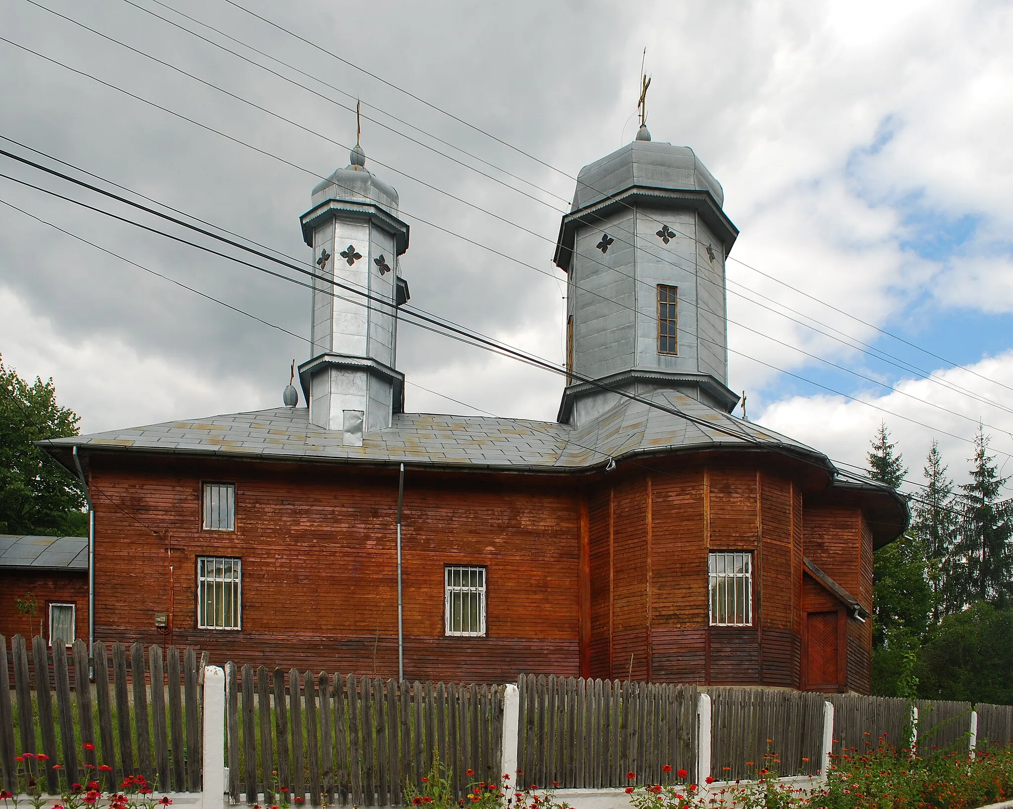 Photo showing: Archangels' church in Bozioru, Buzău County, Romania