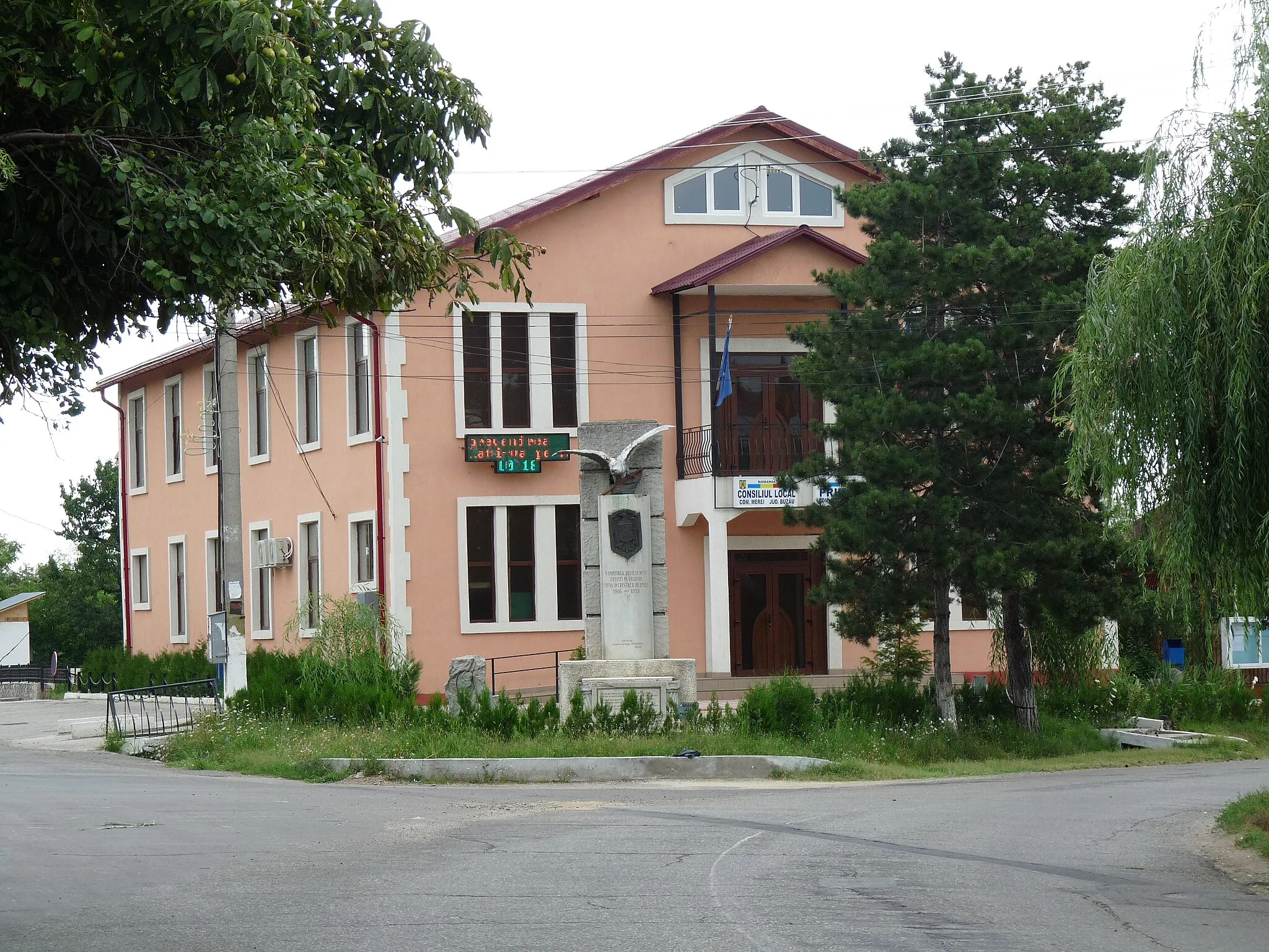 Photo showing: Merei, Buzău County, Romania town hall.