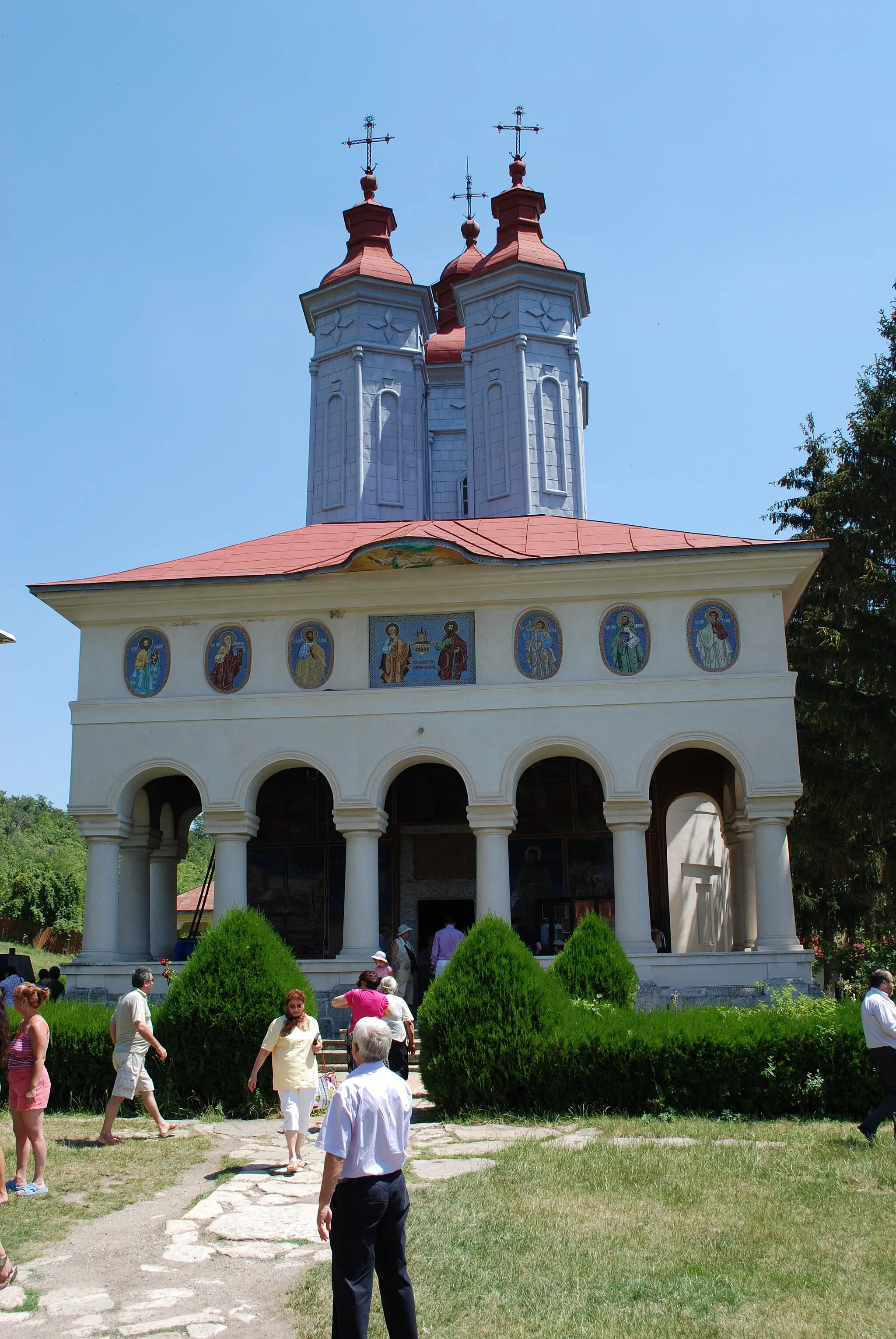 Photo showing: St. Paul and Peter church in the Ciolanu Monastery, Buzău County, Romania