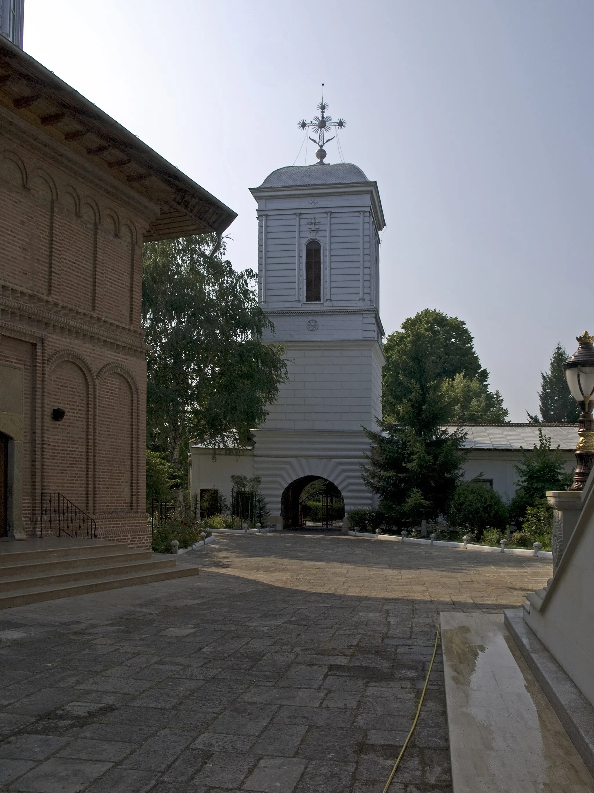 Photo showing: Bell-tower of the bishopric complex, Buzău