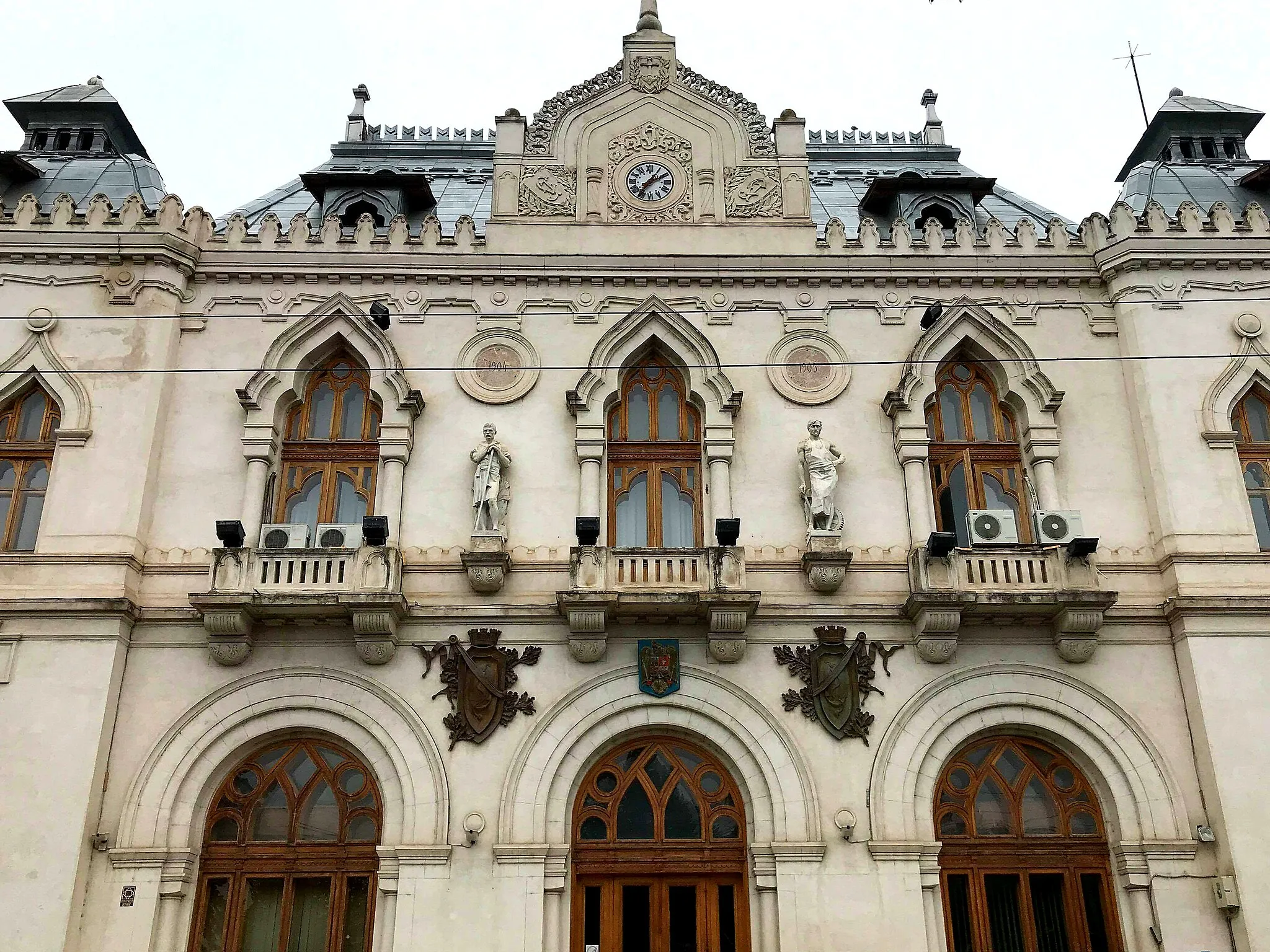 Photo showing: Built in 1904-1905 according to the plans of architect Ion Mincu, the building was inaugurated on April 27, 1906