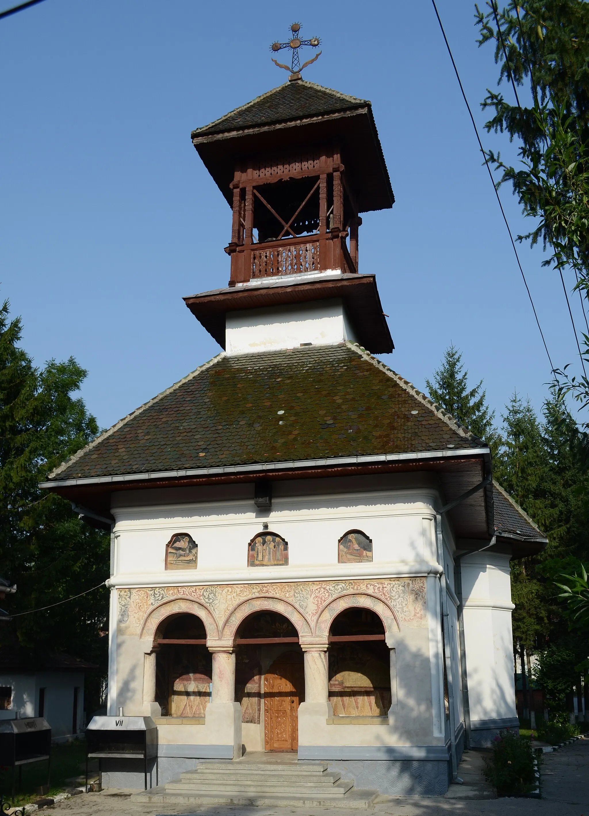 Photo showing: Biserica "Sfinții Trei Ierarhi", Slănic, Prahova