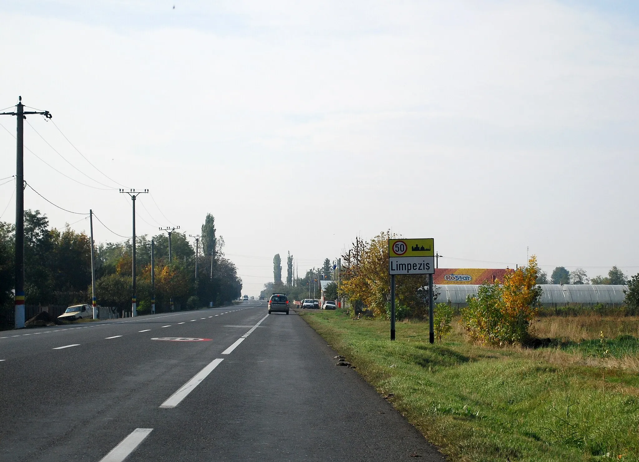 Photo showing: DN2 in Romania entering the village of Limpeziş, Buzău County