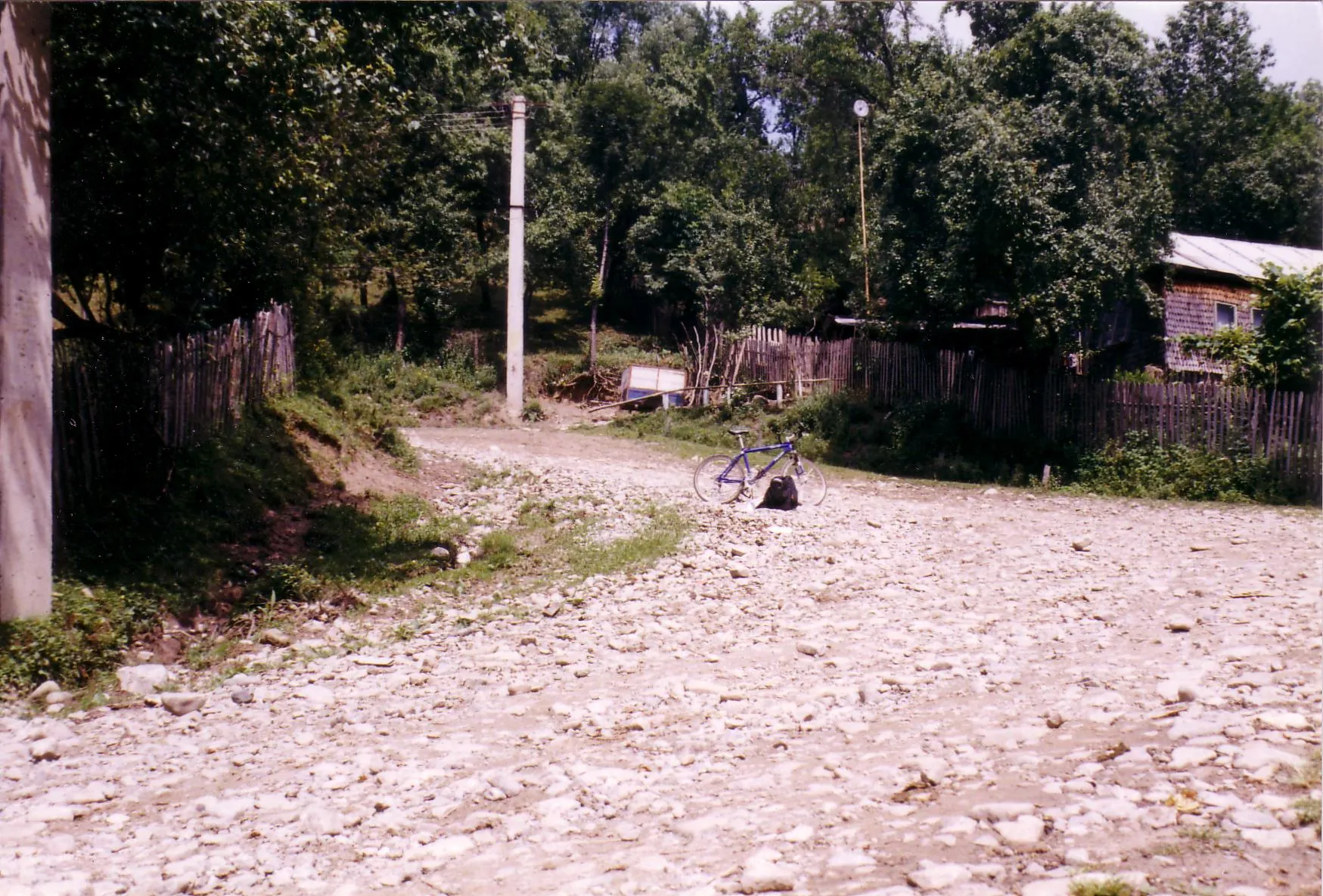 Photo showing: Road toward Breaza in Bezdead