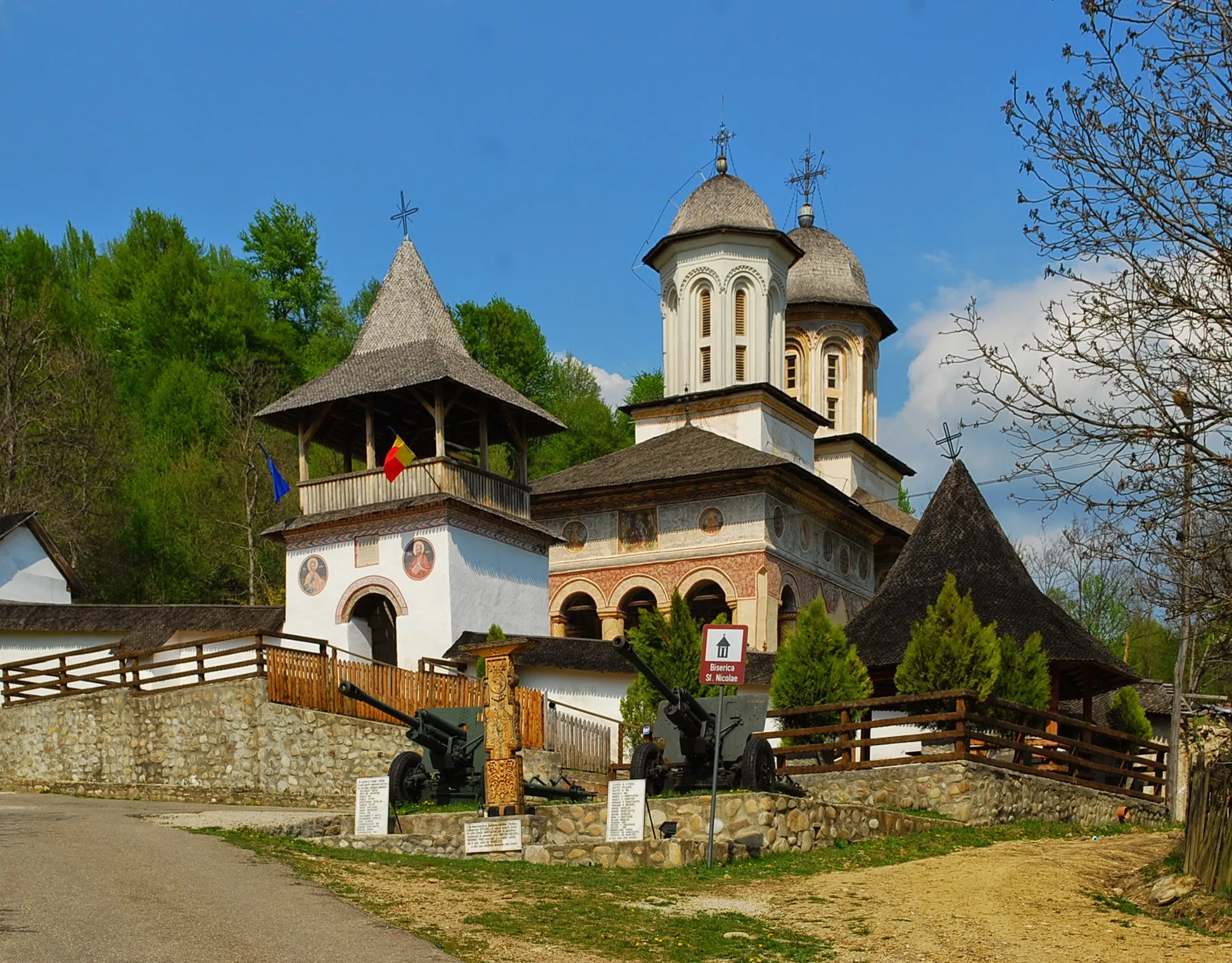 Photo showing: Saint Nicholas' church in Bâscenii de Jos, Calvini commune, Buzău County, Romania