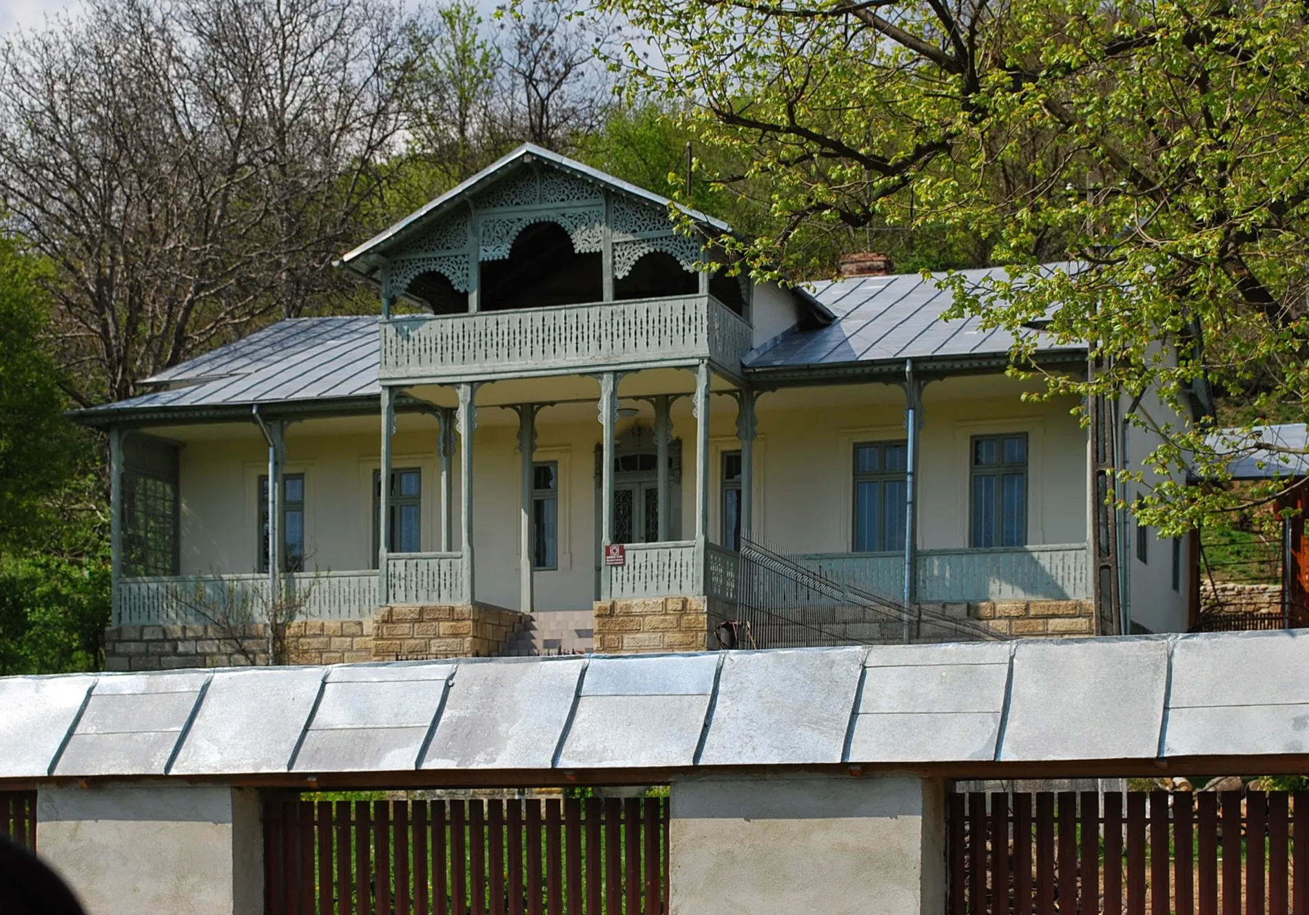 Photo showing: Săseanu house in Bâscenii de Jos, Calvini commune, Buzău County, Romania
