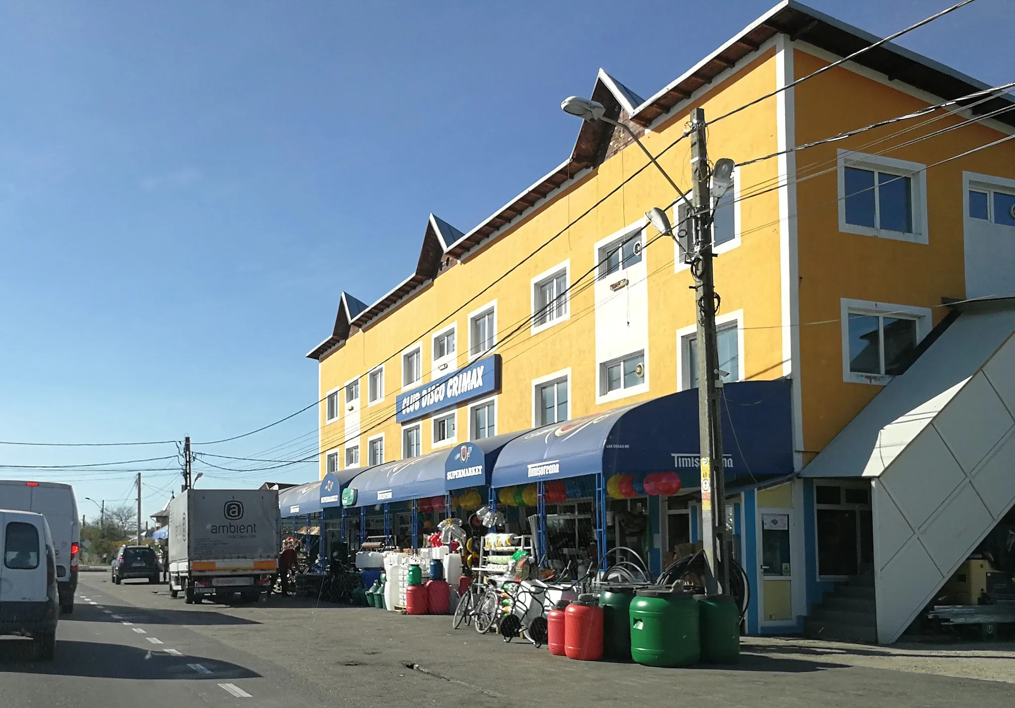 Photo showing: Marketplace in Poiana Lacului, Argeș County, Romania