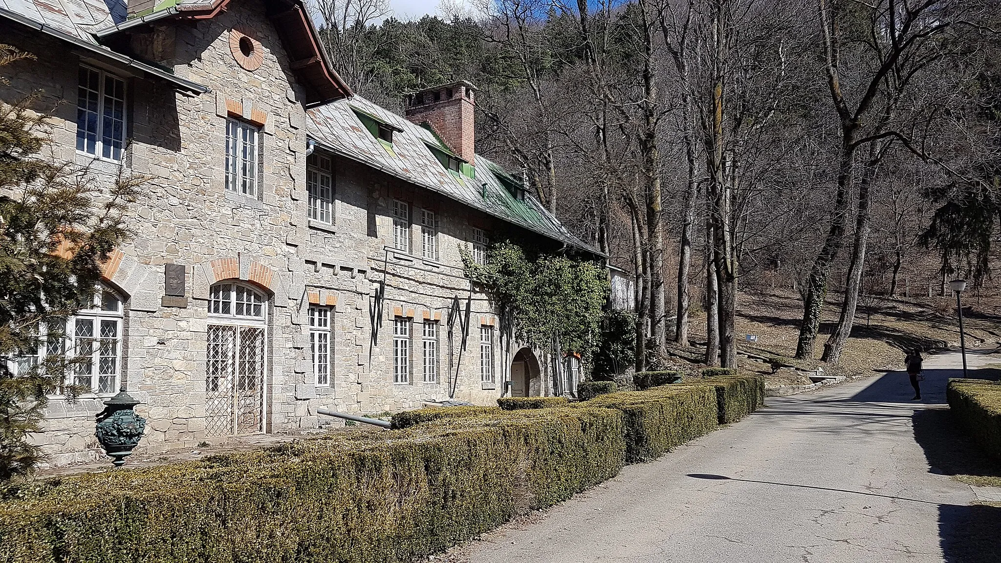 Photo showing: Posada Castle