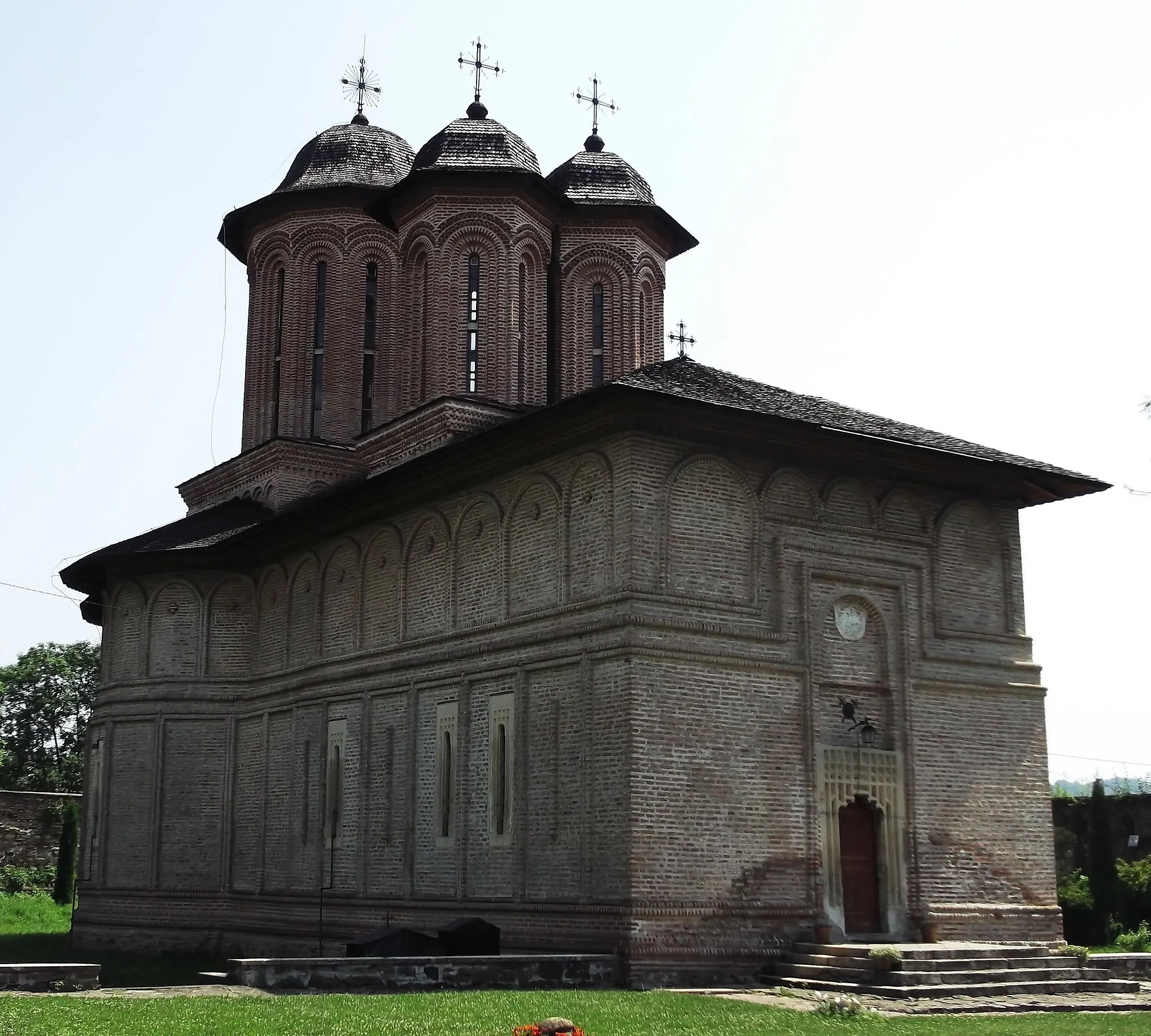 Photo showing: Mănăstirea Brebu, Biserica „Sf. Mihail și Gavriil”
