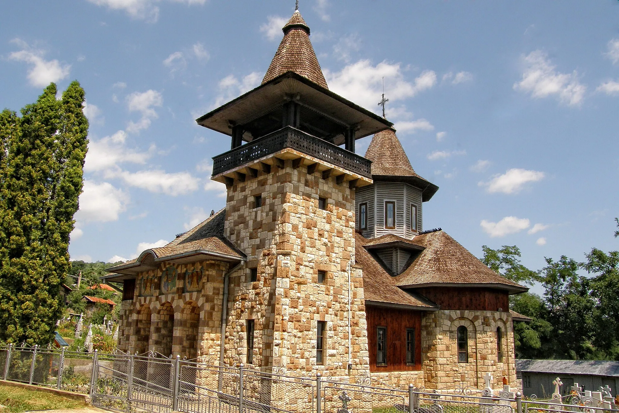Photo showing: Church Pietriceaua