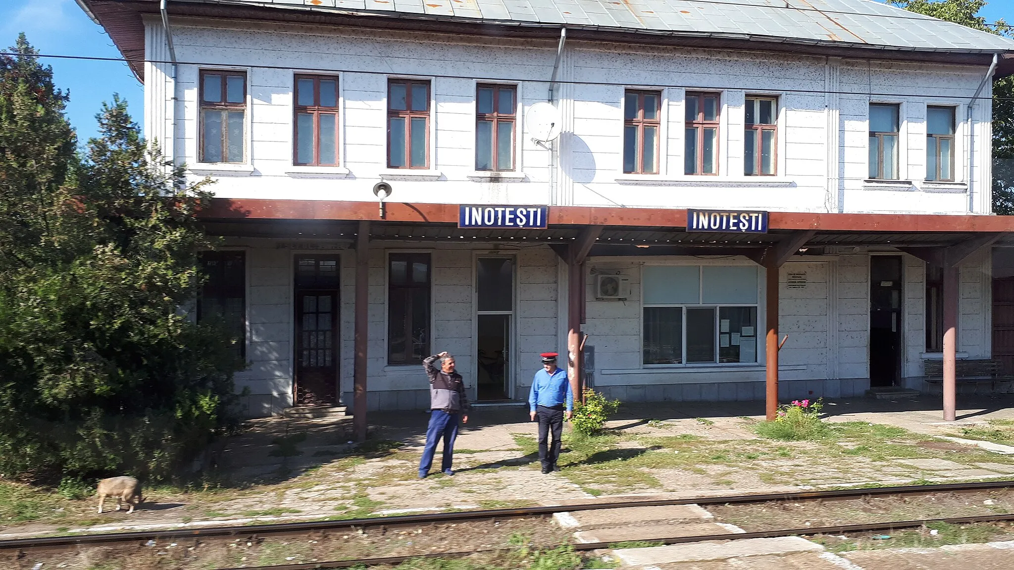 Photo showing: Inotesti train station, Romania