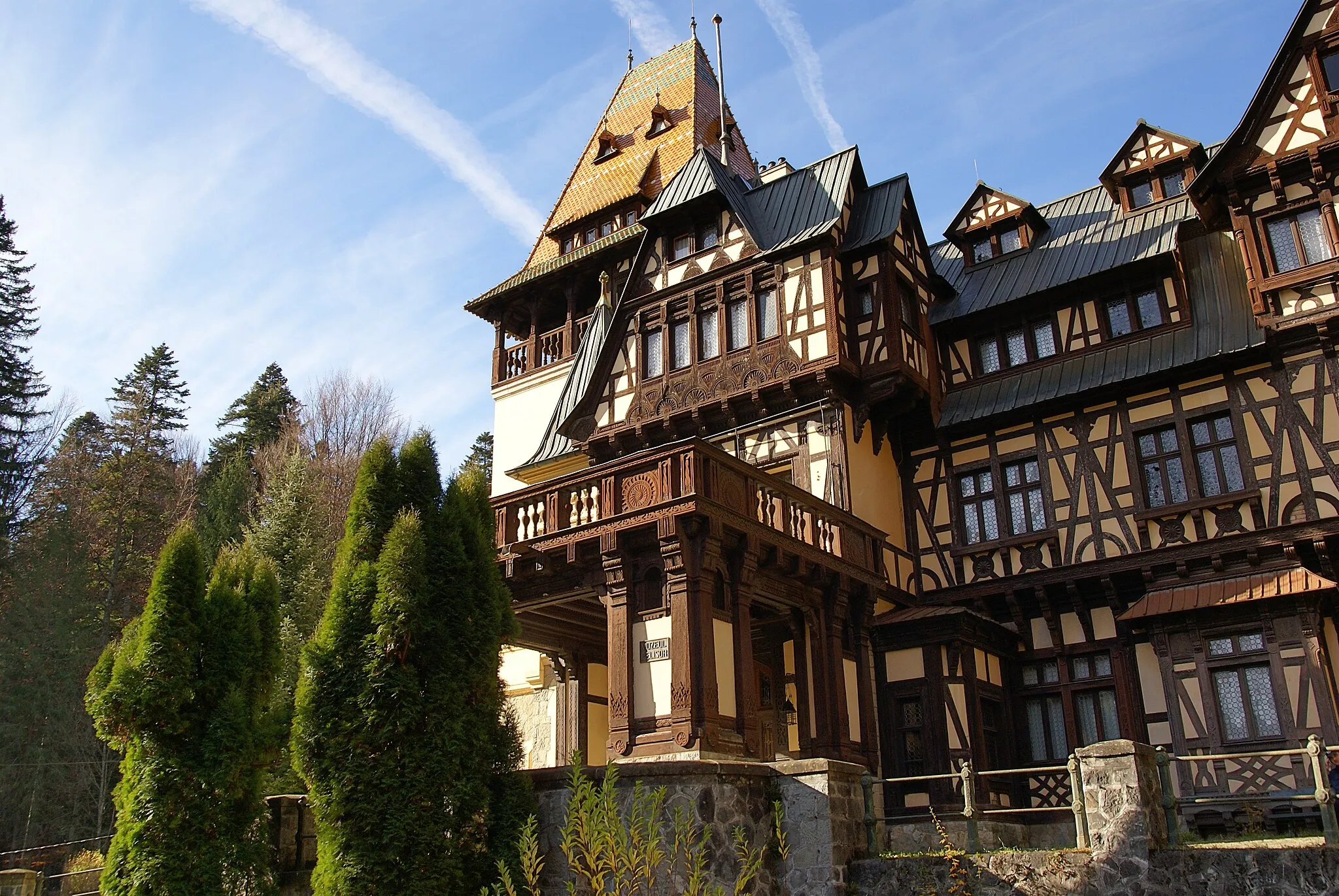 Photo showing: Castillo Pelisor - Sinaia - Rumania