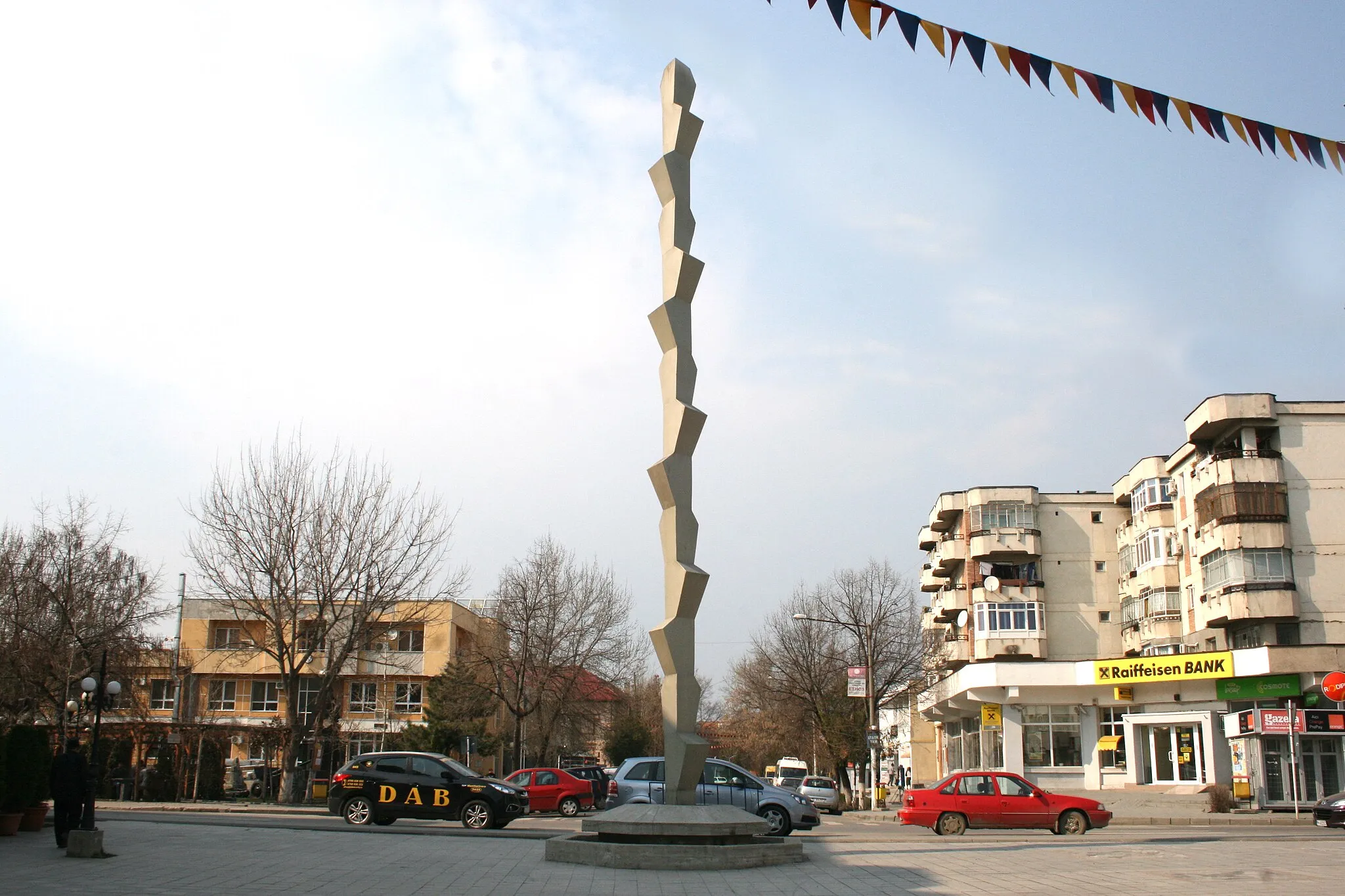 Photo showing: The sculpture "Stairs to the sky" made by Gelu Ion Mureșan in the center of Mizil city, Prahova county, Romania.