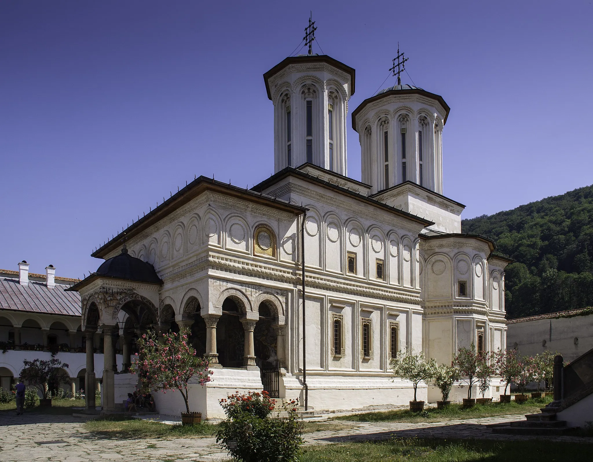 Photo showing: Horezu Monastery, Vâlcea county, Romania: the main church.