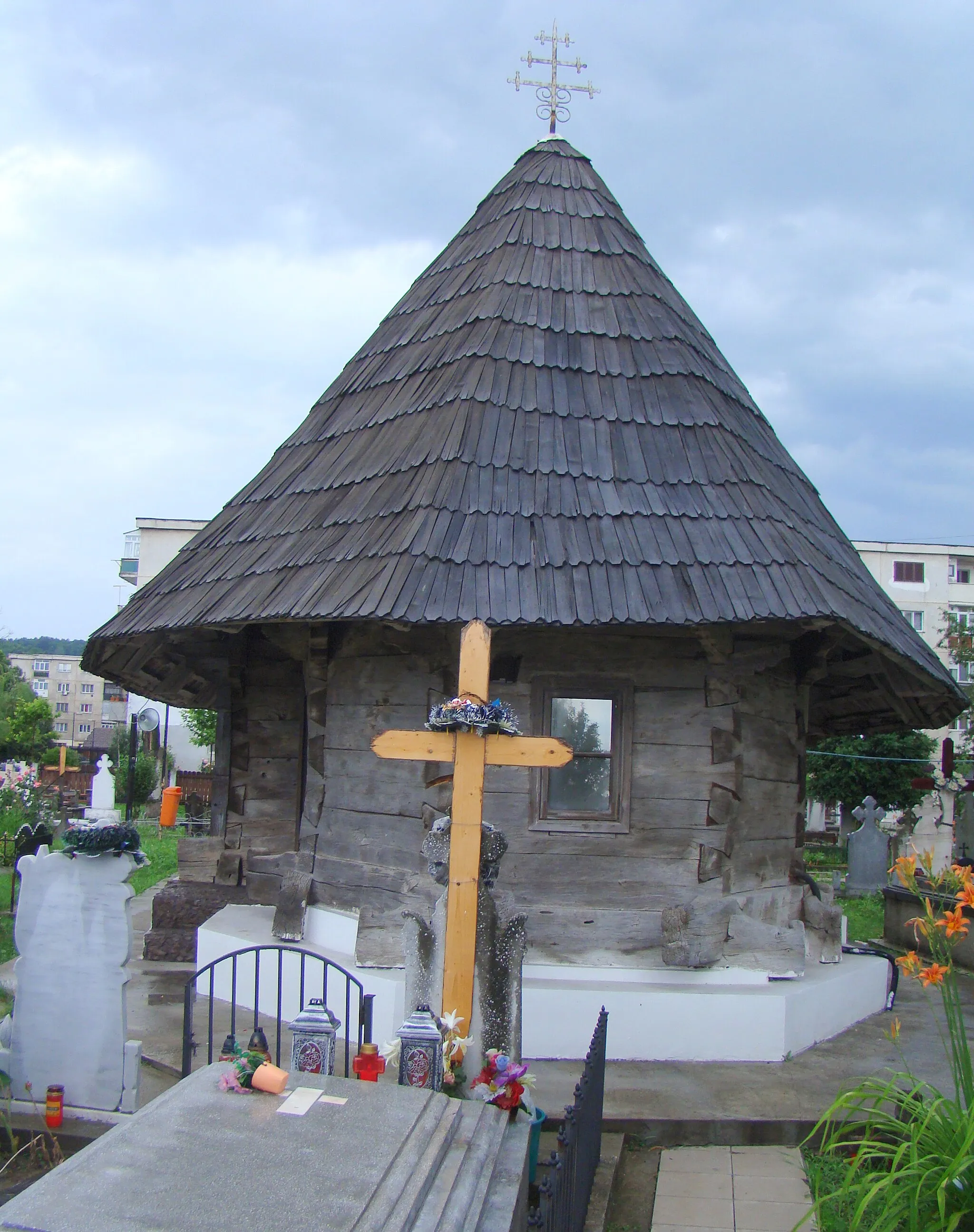 Photo showing: Wooden church in Rovinari, Gorj county, Romania