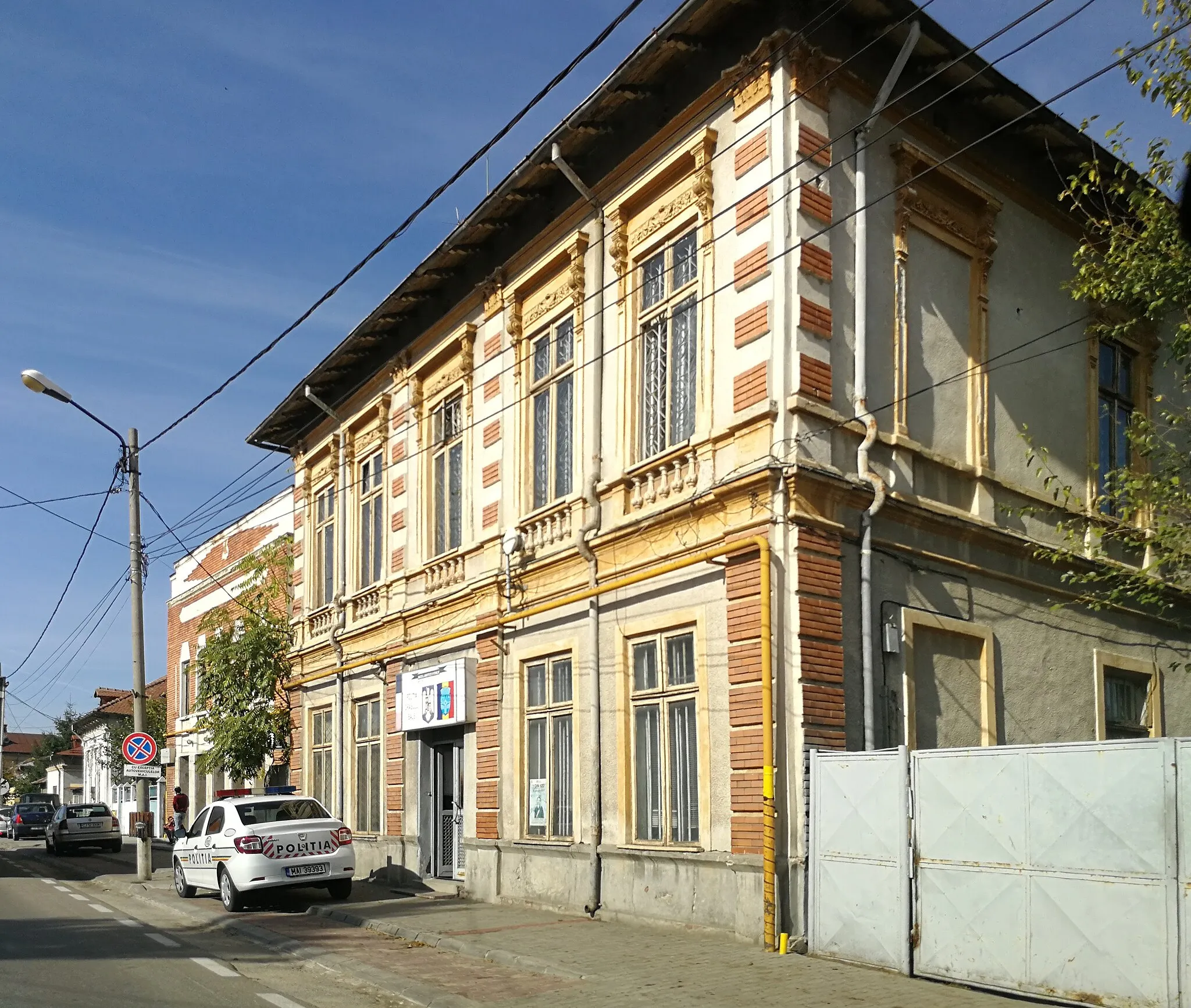 Photo showing: Town police headquarters in Balș, Olt County, Romania