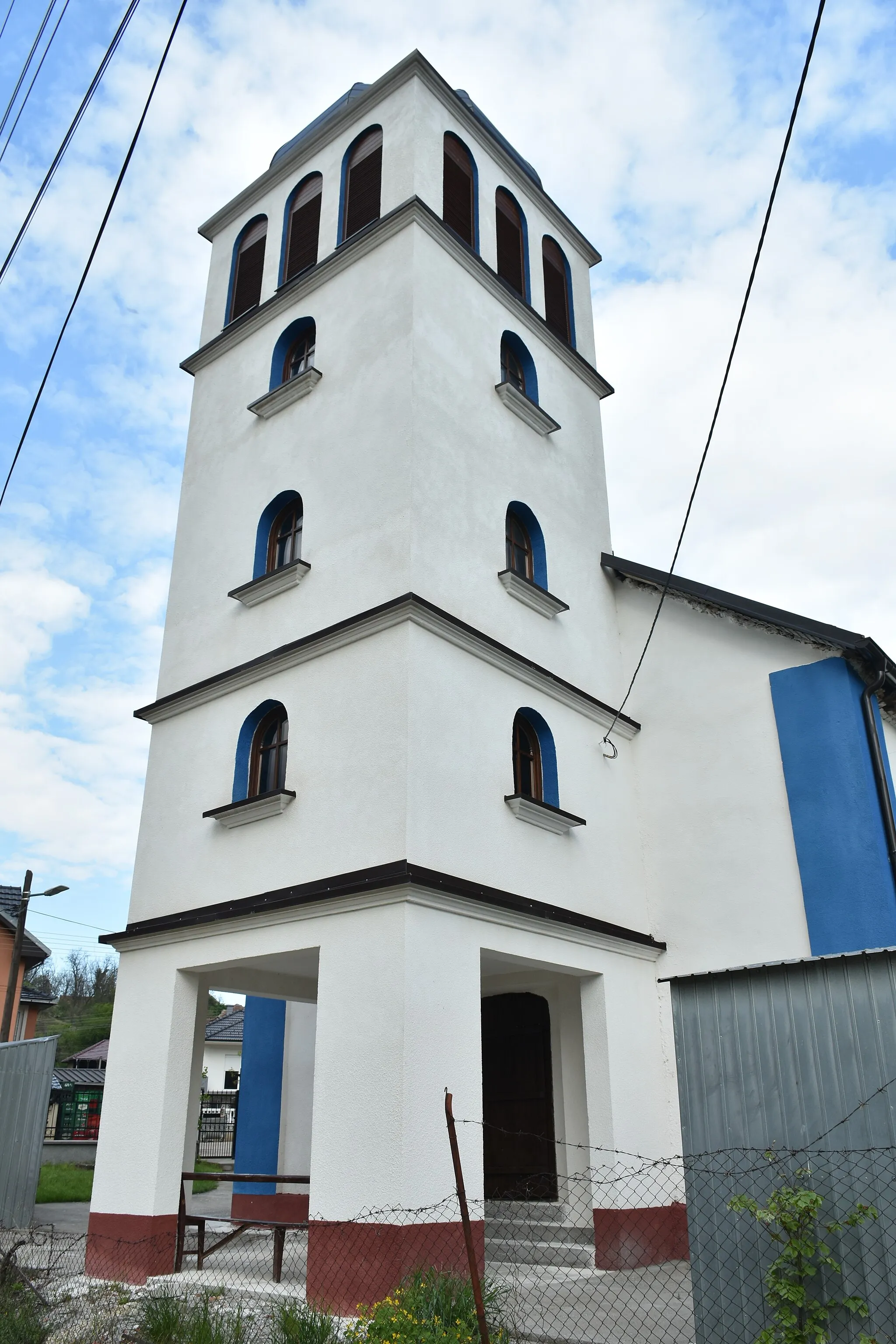Photo showing: Podvrška - crkva u naselju