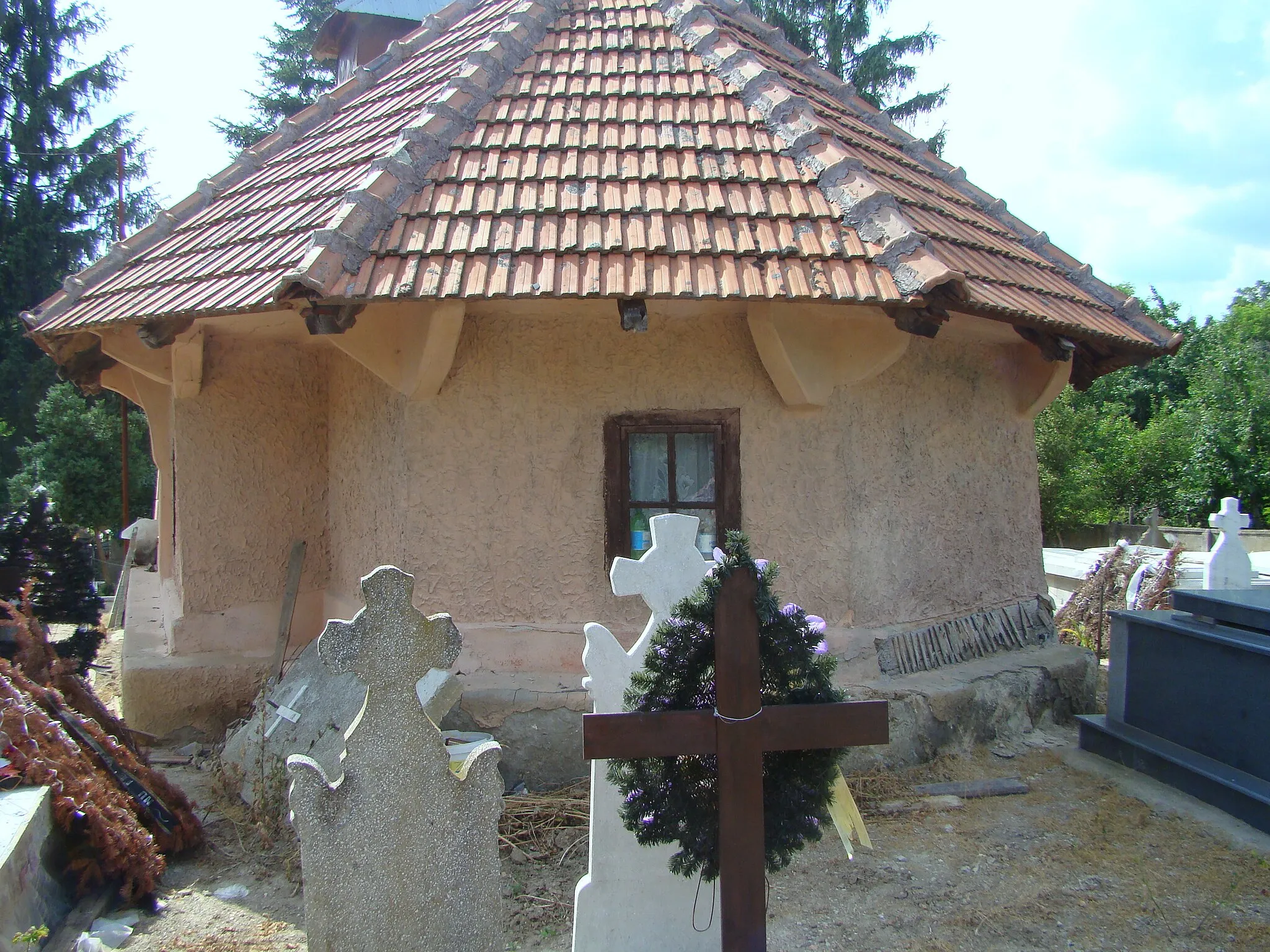 Photo showing: Wooden church in Lăzărești, Gorj county, Romania