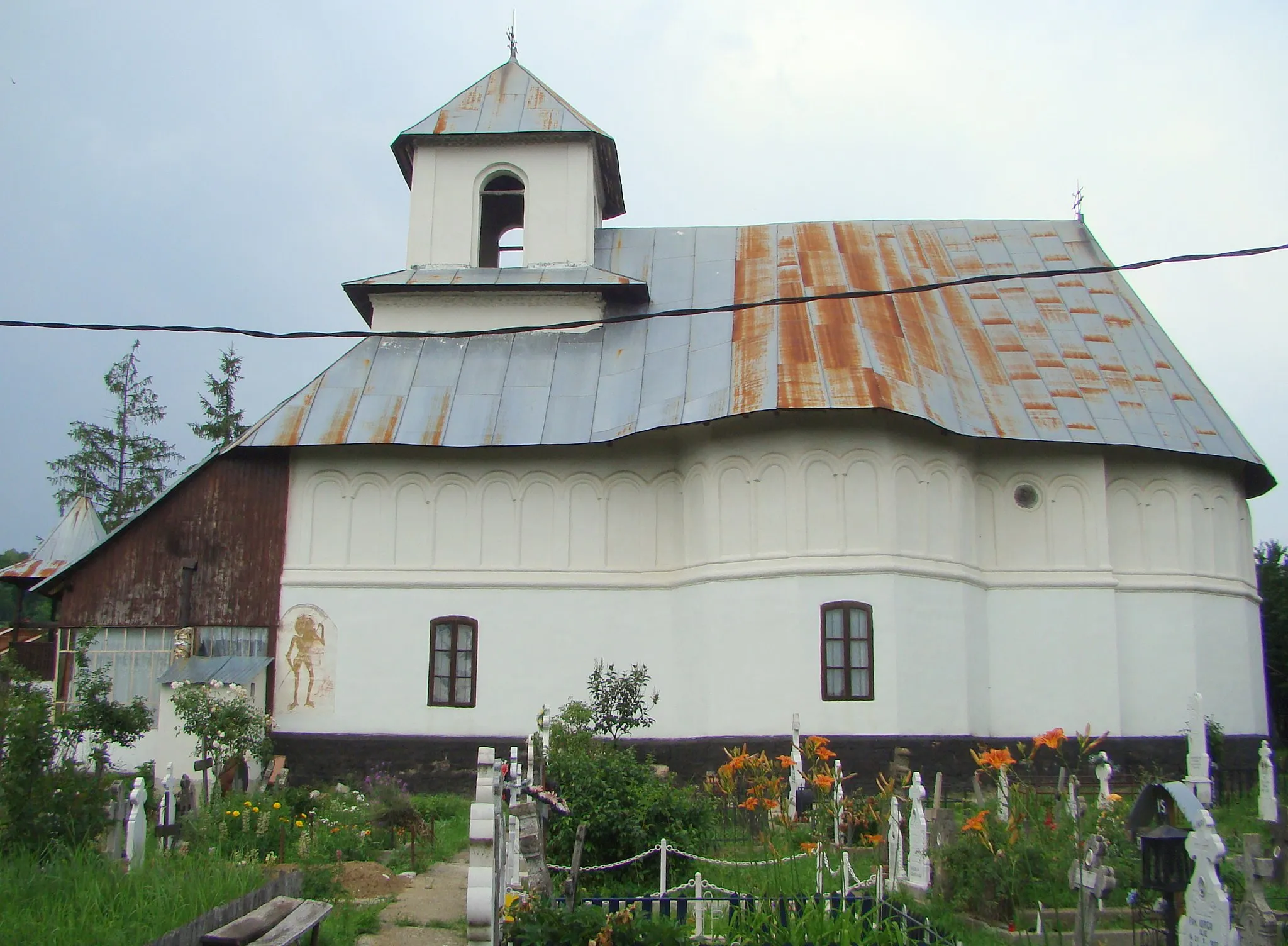 Photo showing: All Saints' church in Râmești, Vâlcea county, Romania