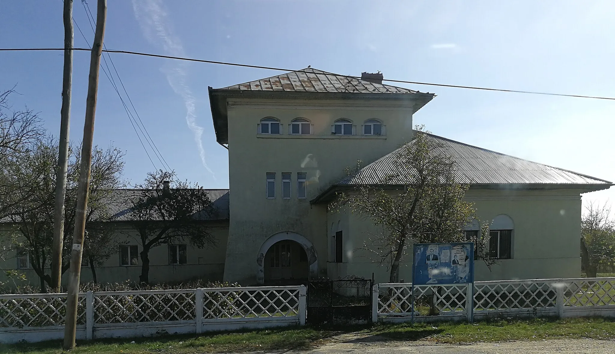 Photo showing: Building in Jitaru, Olt County, Romania
