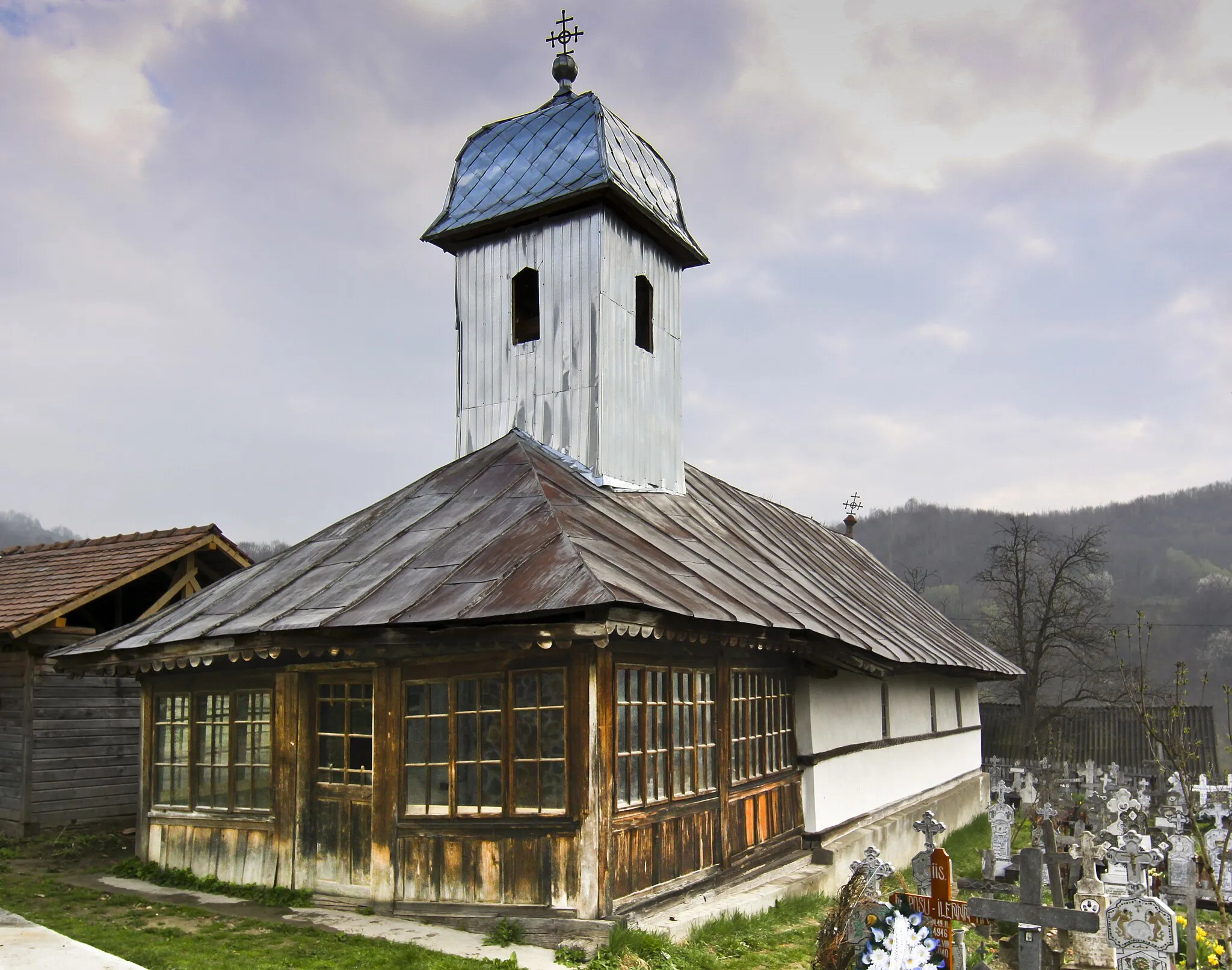 Photo showing: Topliţa, Argeş county, Romania: the wooden church.
