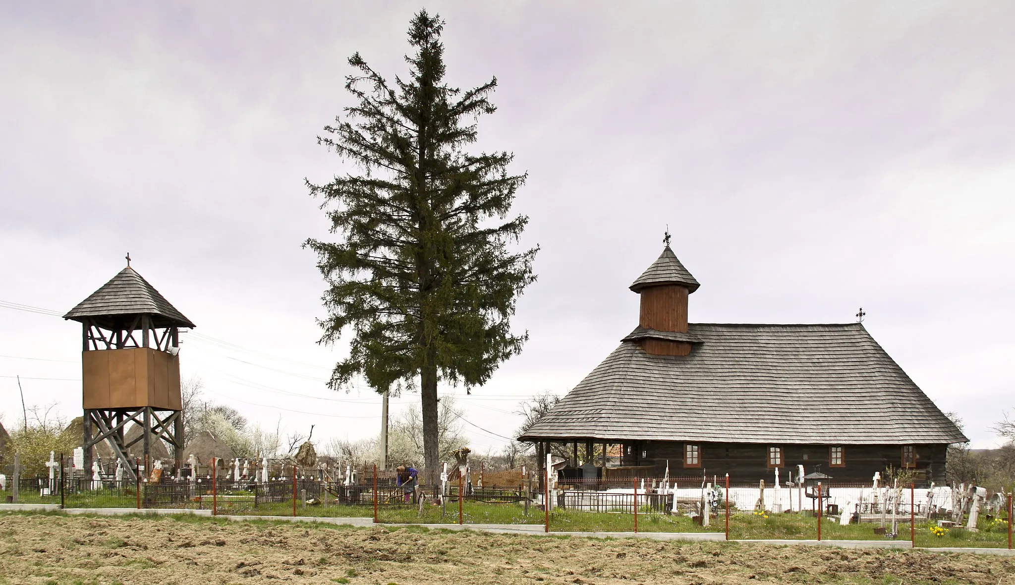Photo showing: Wooden church in Morăreşti - Piscu Calului, Argeş county, Romania.