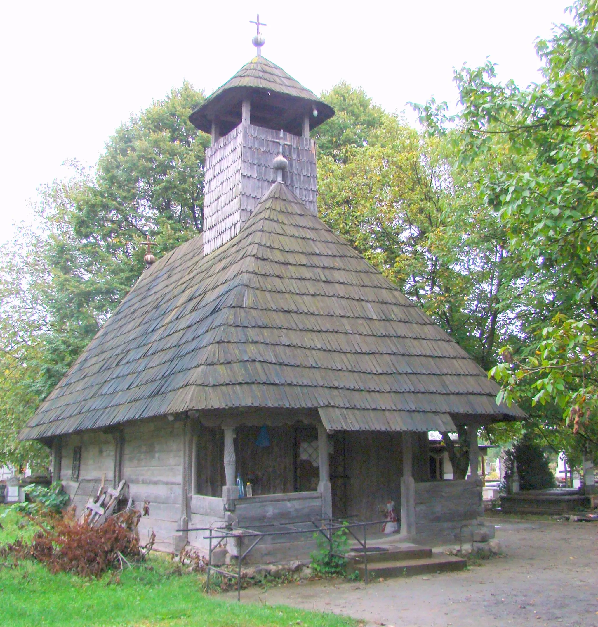 Photo showing: Biserica de lemn „Sf.Arhangheli” din Ceauru, județul Gorj