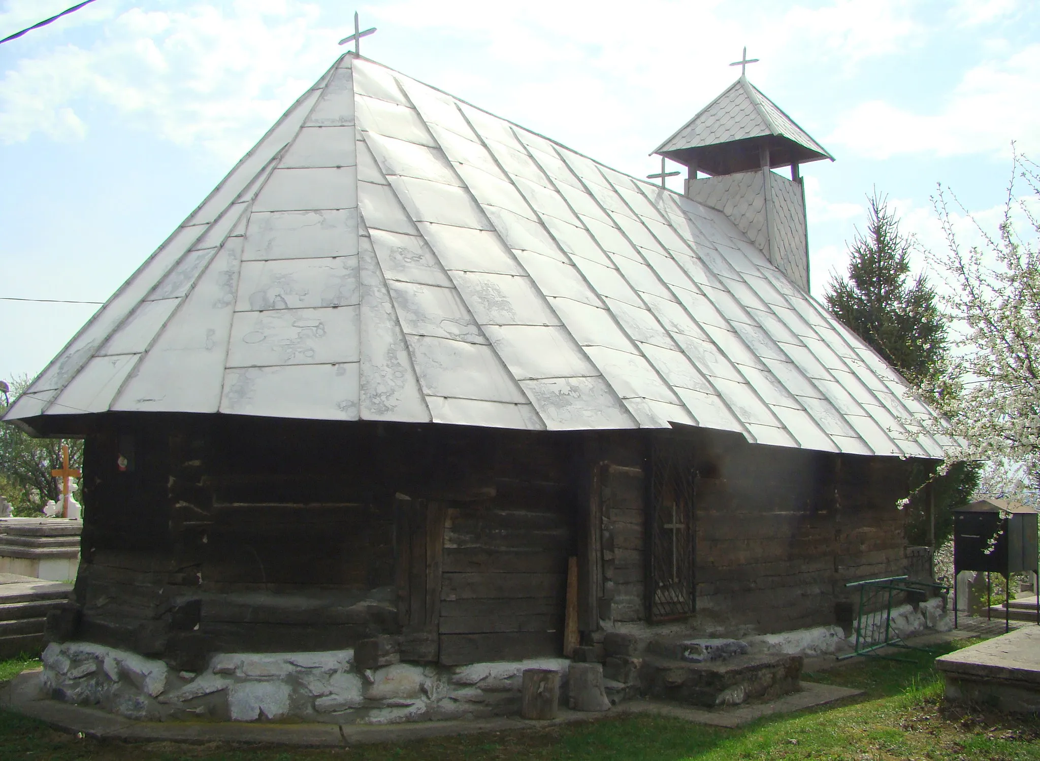Photo showing: Saint George's church in Rugi, Gorj county, Romania