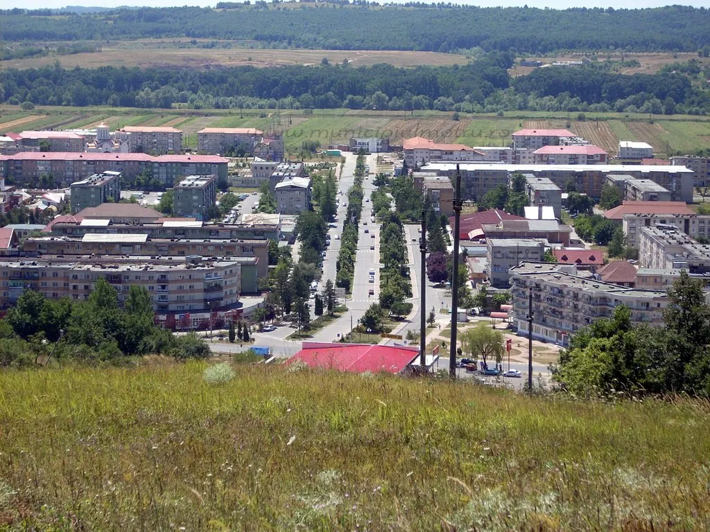 Photo showing: a view of motru from the motru hills