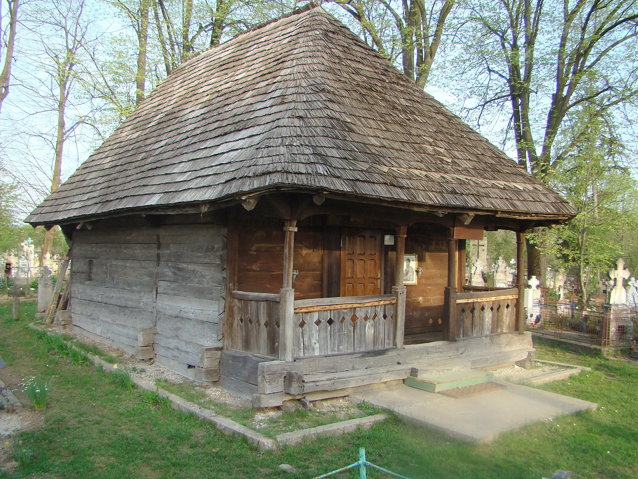 Photo showing: St. Basil's wooden church in Pieptani, Gorj county, Romania