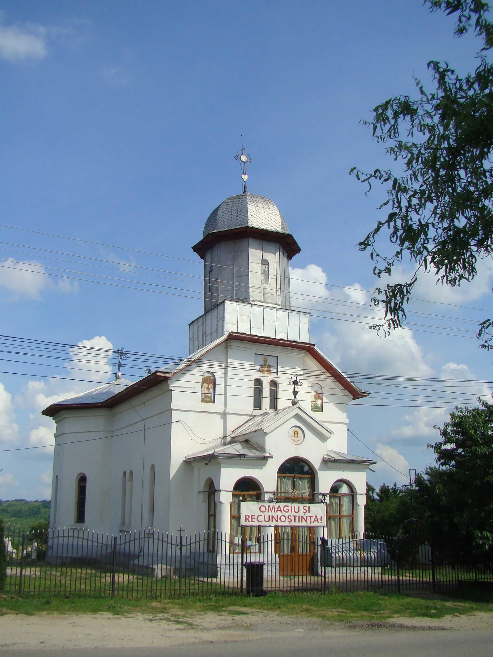 Photo showing: Orthodox church in Grui, Gorj county, Romania